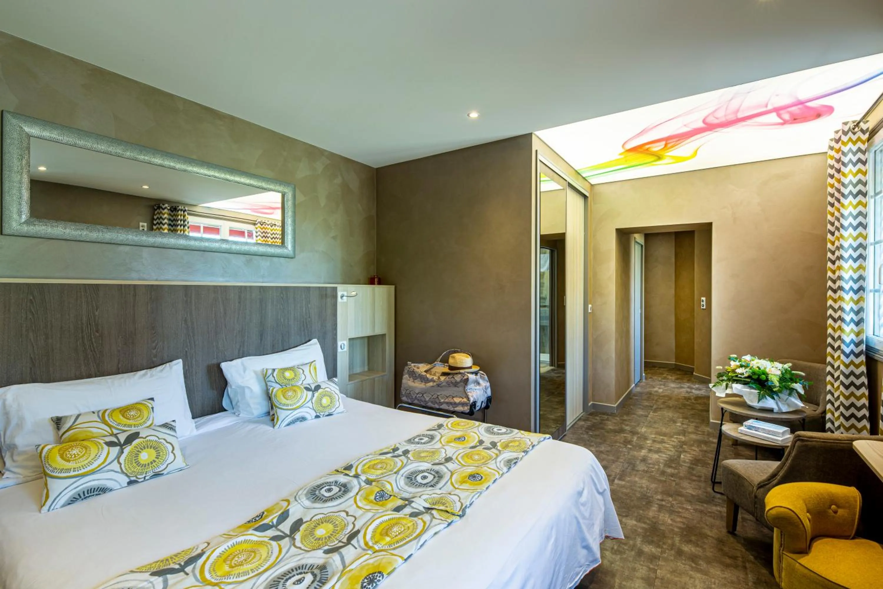 Bed in Logis Hôtel Beau Site