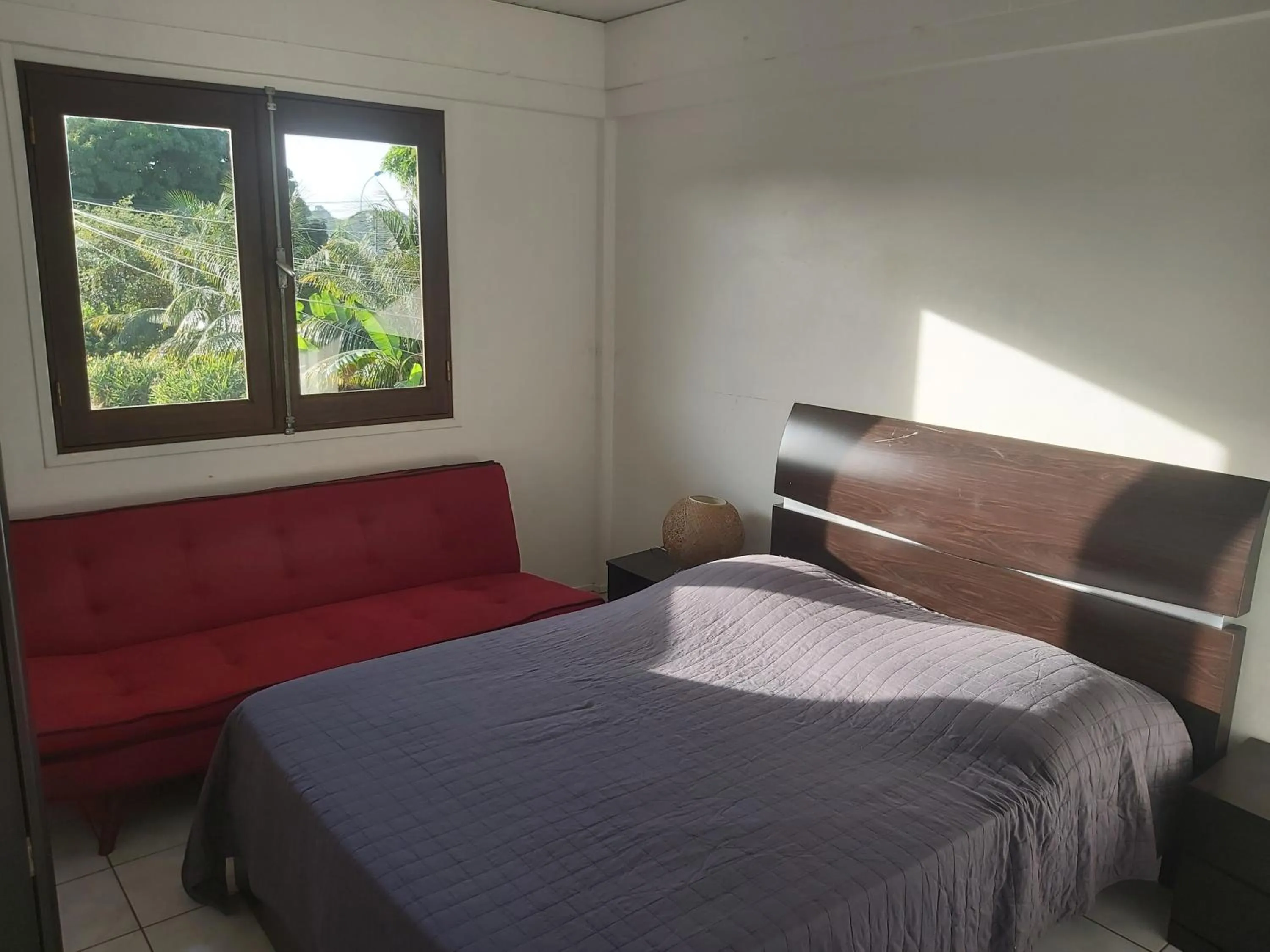 Bedroom, Bed in Au Petit Canal Fleuri