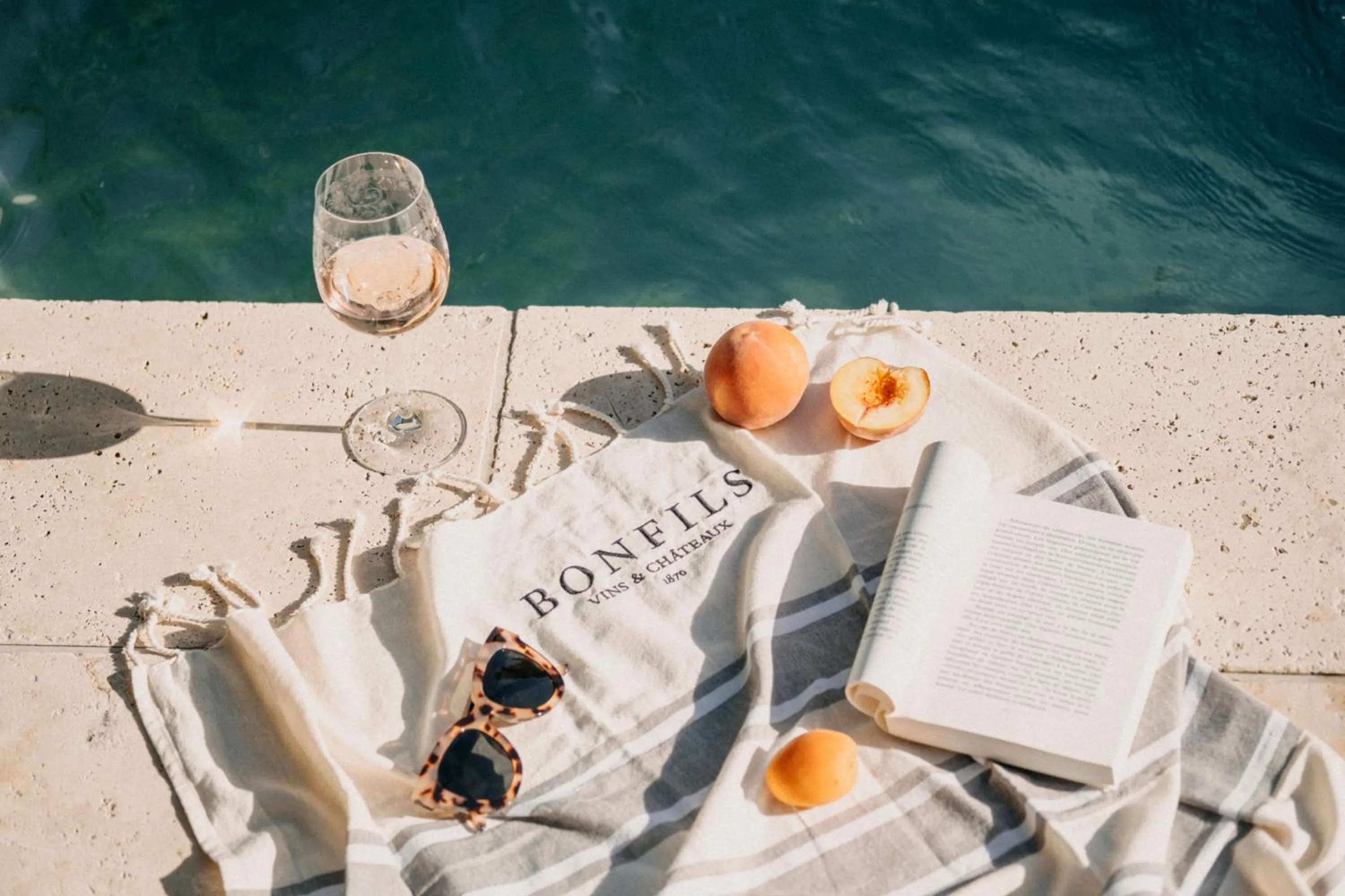Swimming pool in Château Les Carrasses