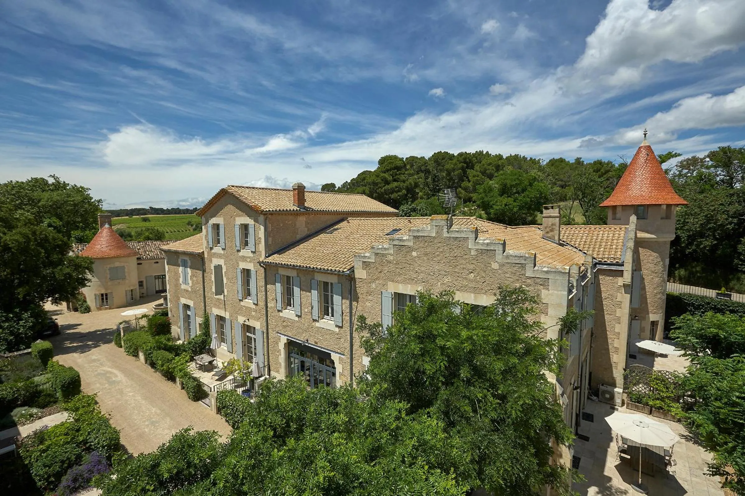 Facade/entrance in Château Les Carrasses