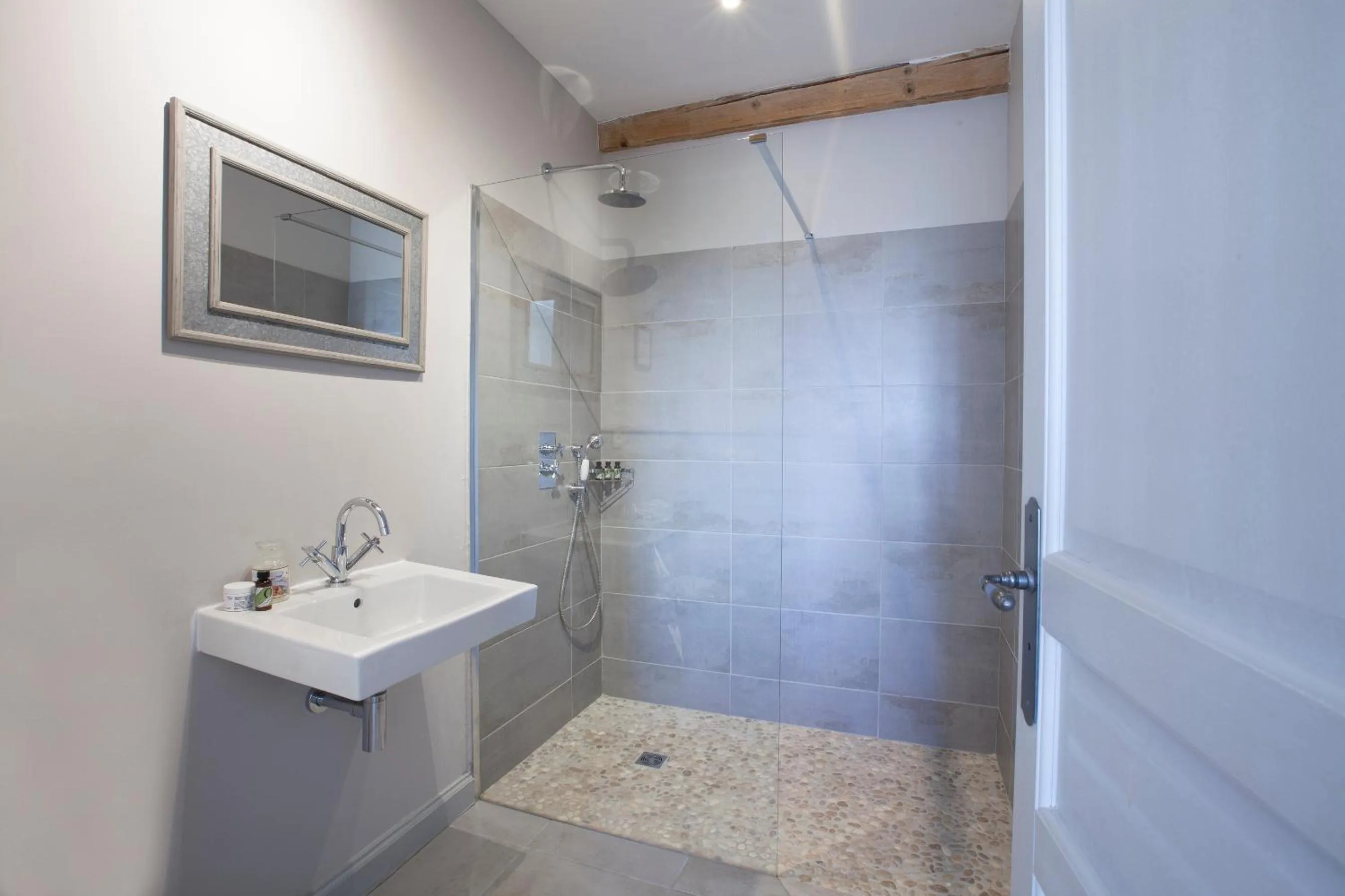 Bathroom in Château Les Carrasses