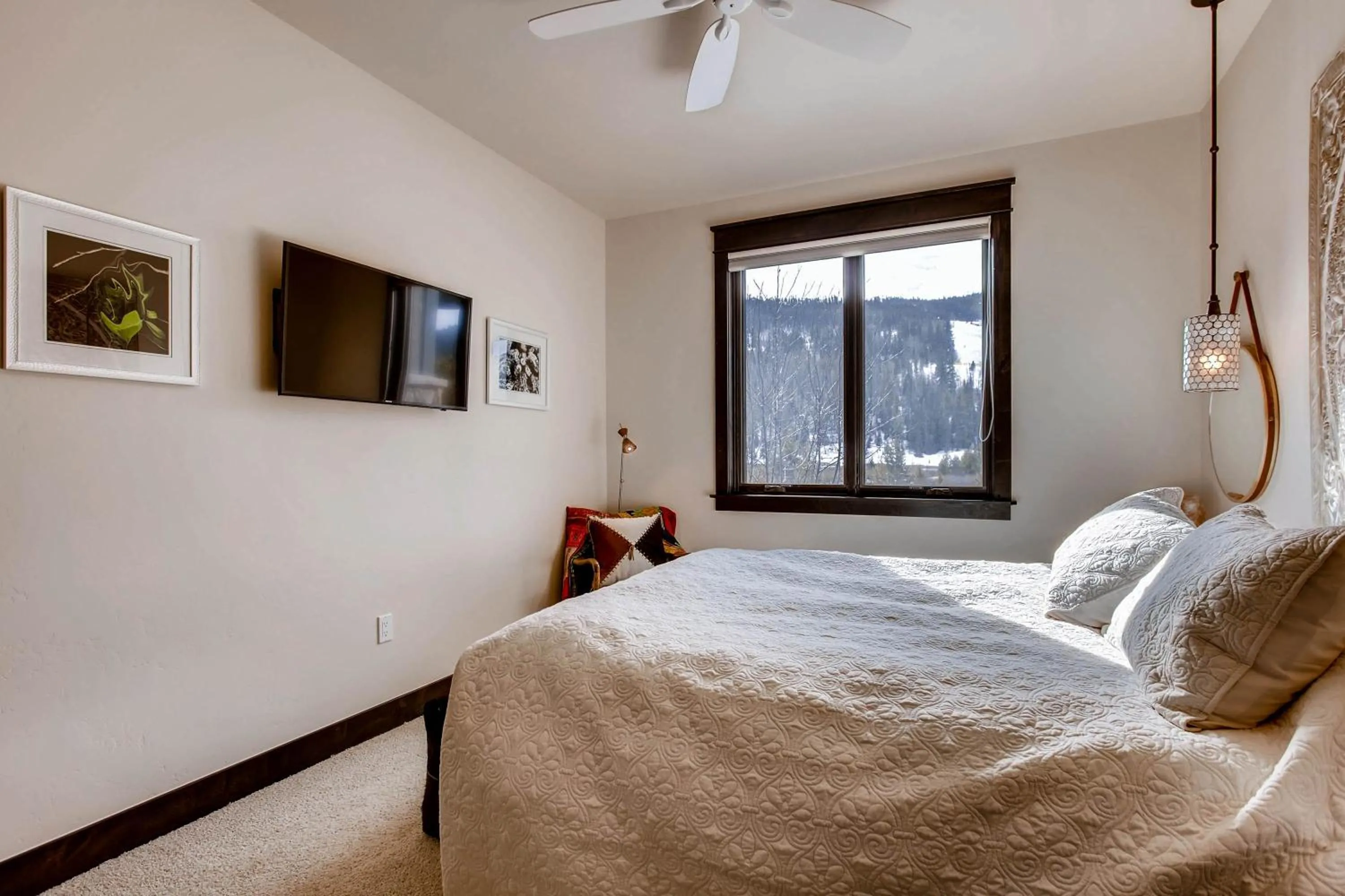 Bed in River Run Townhomes by Vail Resorts
