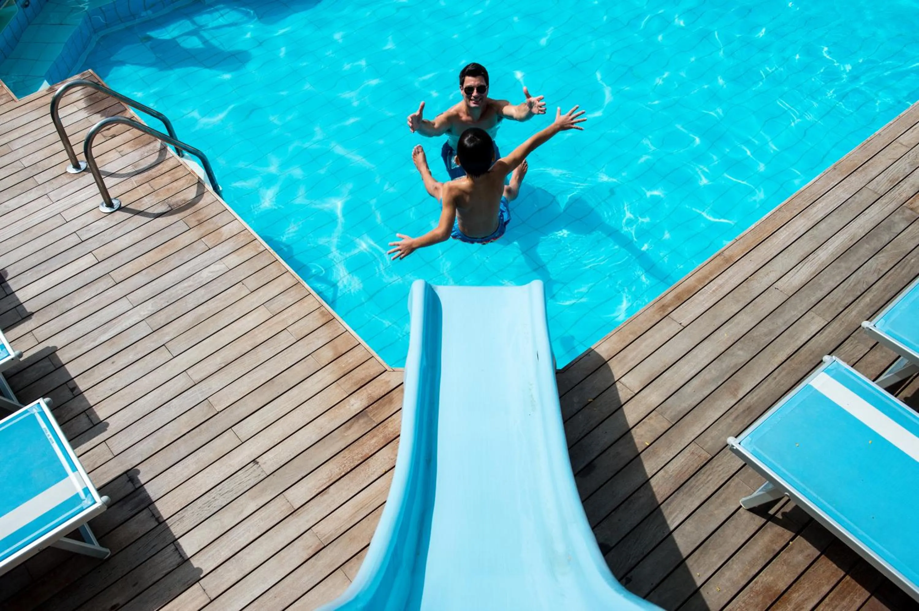 Swimming pool in Family Hotel Antibes -50m dal mare -