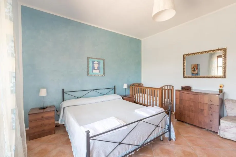 Bedroom, Bed in Villa Le Torrette