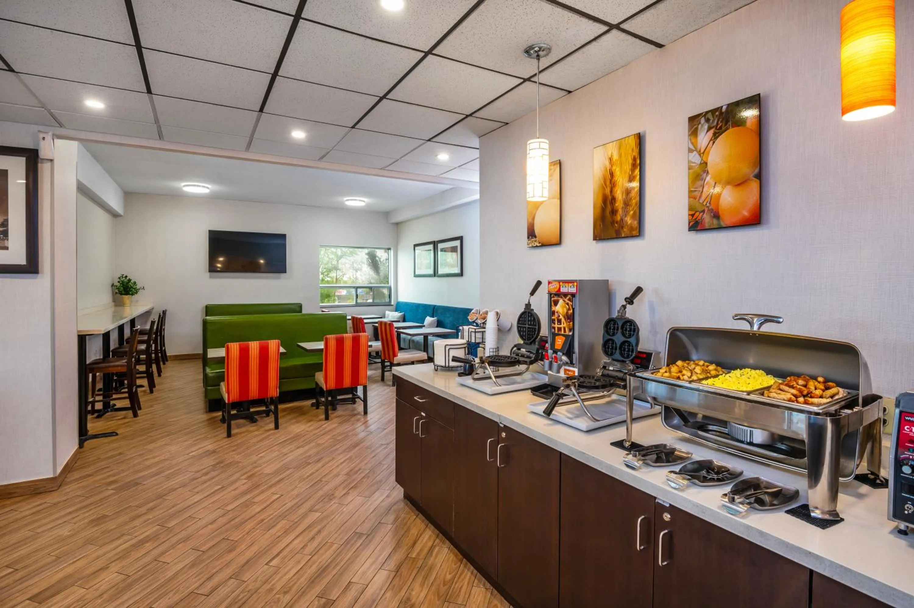 Breakfast in Comfort Inn & Suites