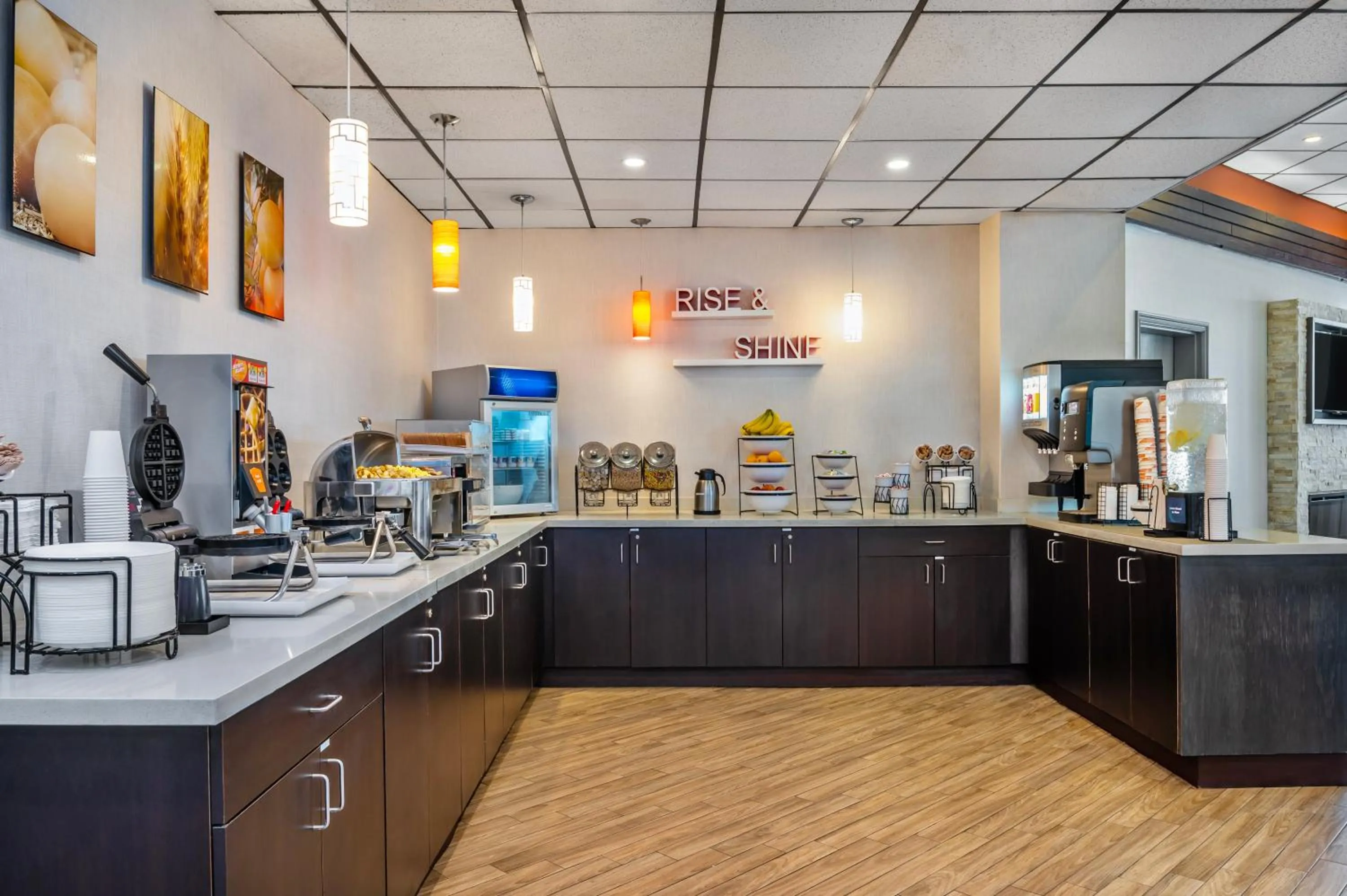 Breakfast in Comfort Inn & Suites