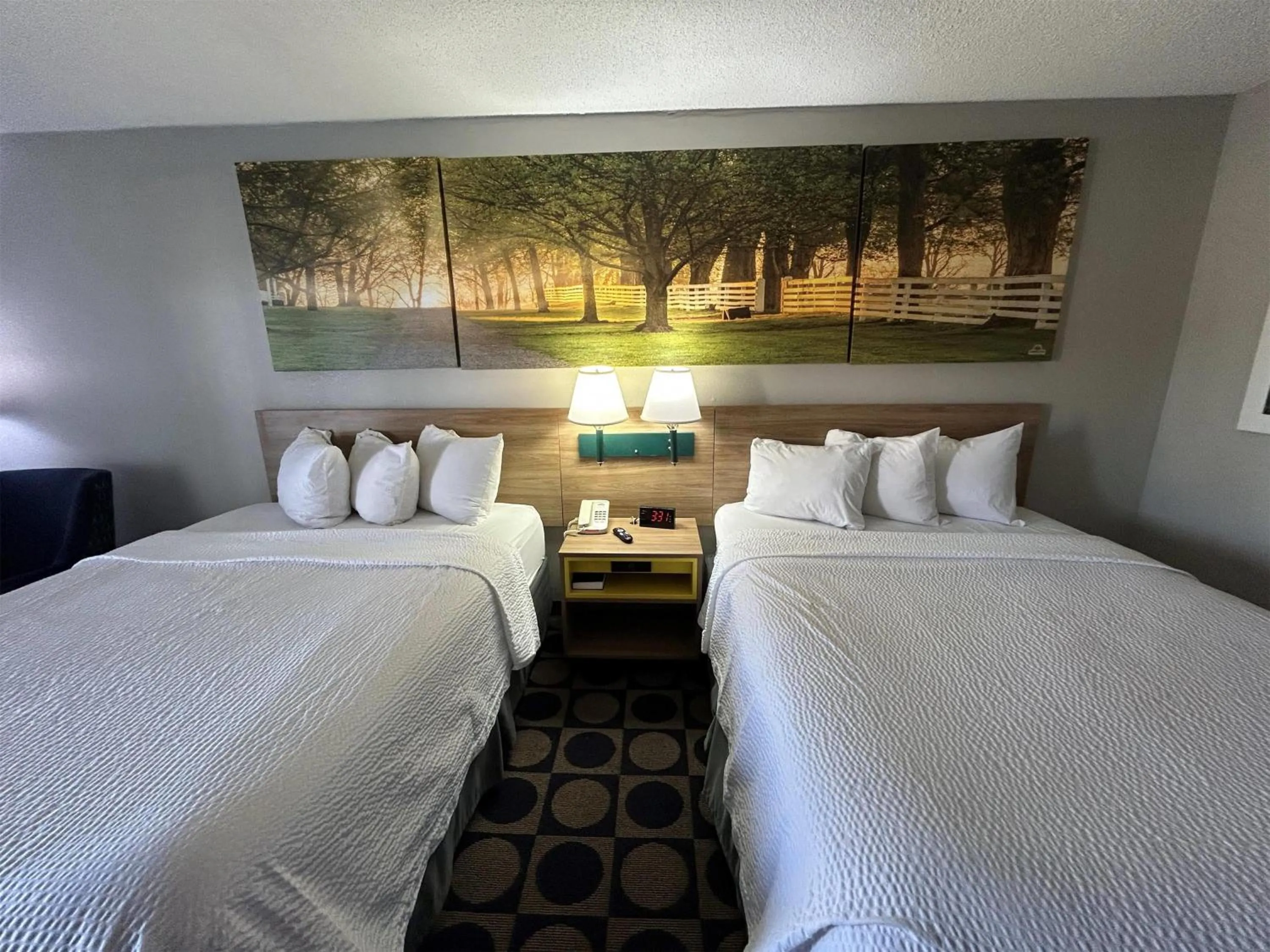 Photo of the whole room, Bed in Days Inn by Wyndham Byron