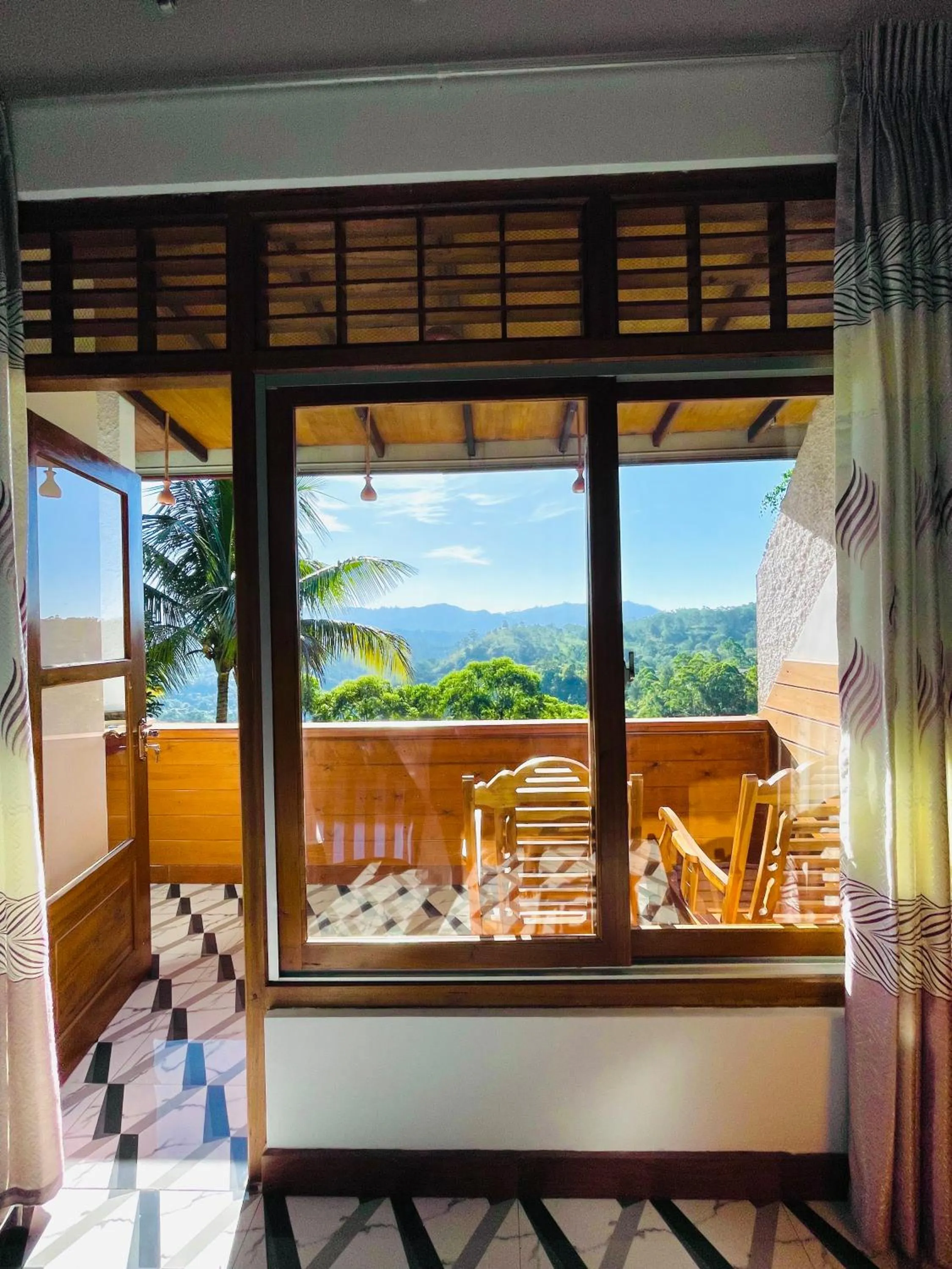 Balcony/Terrace in Royal Mount Ella