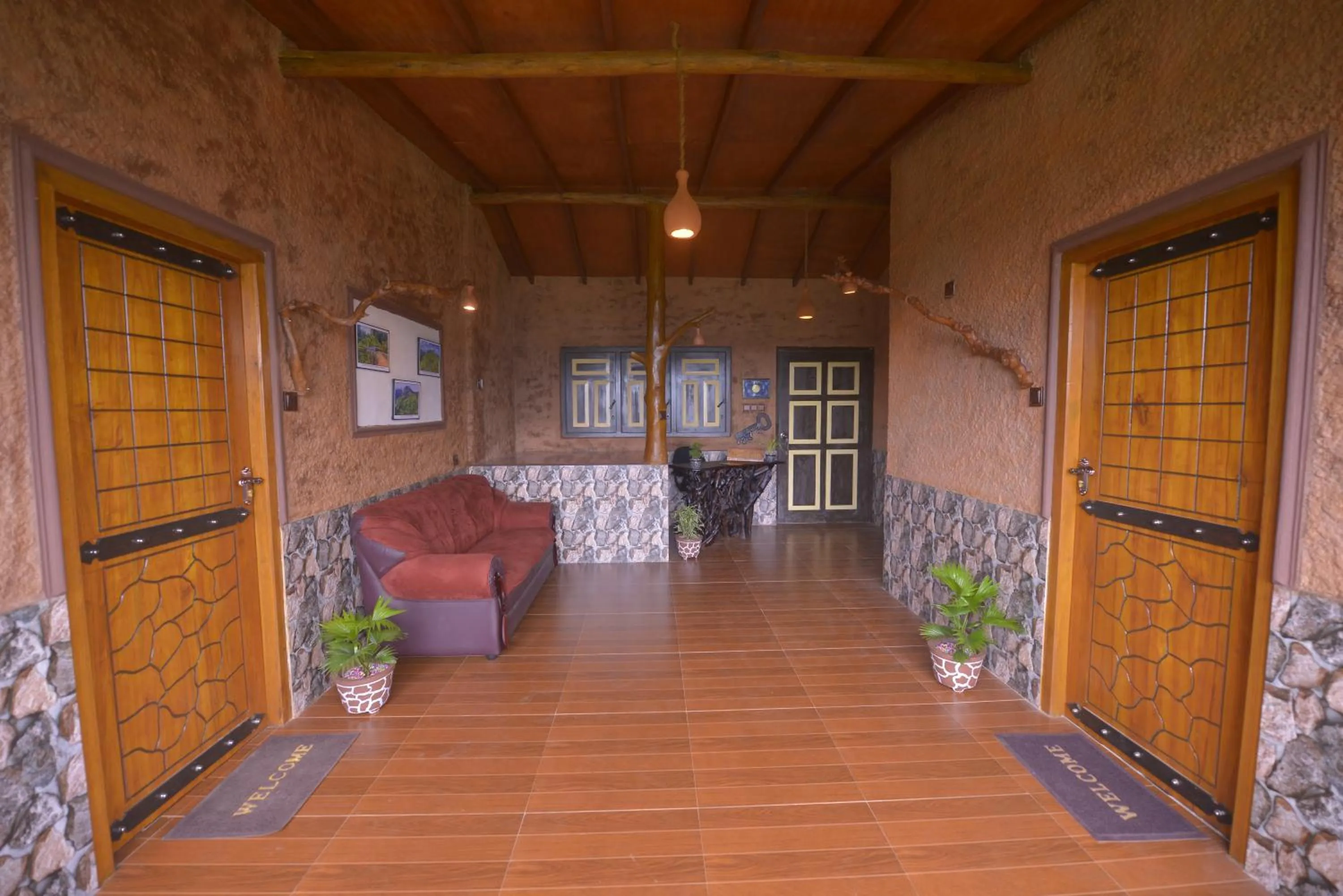 Decorative detail in Royal Mount Ella