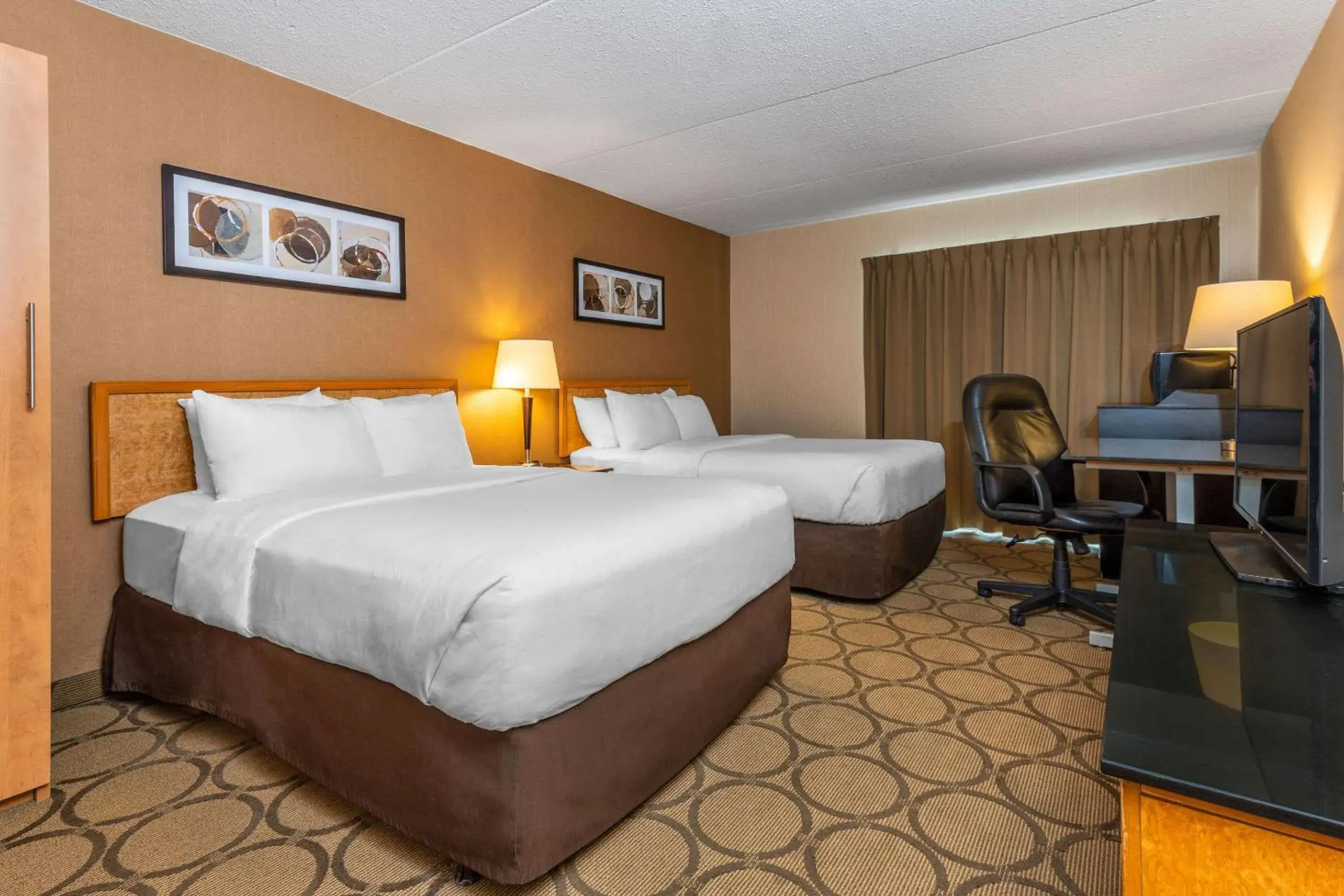 Queen Room with Two Queen Beds - Ground Floor in Comfort Inn Timmins Queen Room with Two Queen Beds - Ground Floor in Comfort Inn Timmins