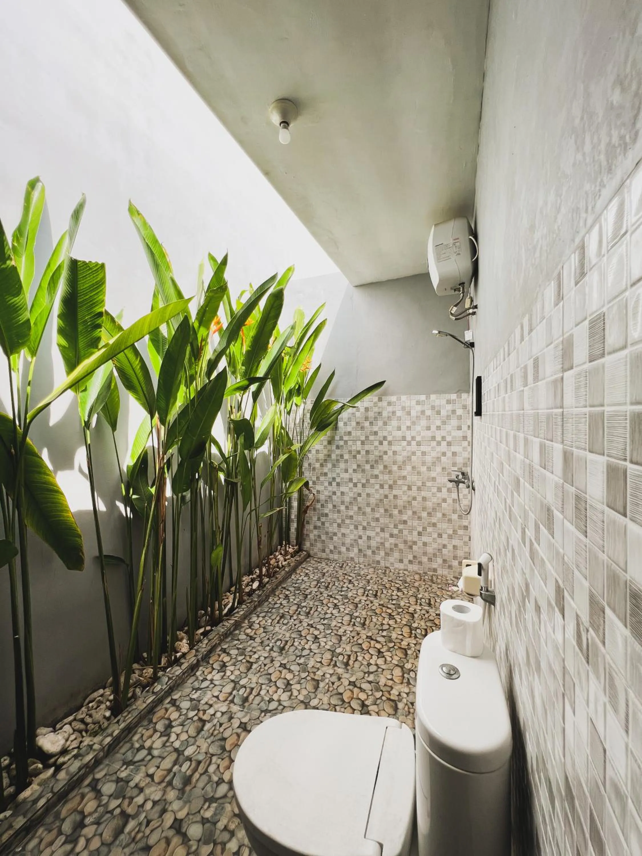 Shower in Gayatri Bungalows