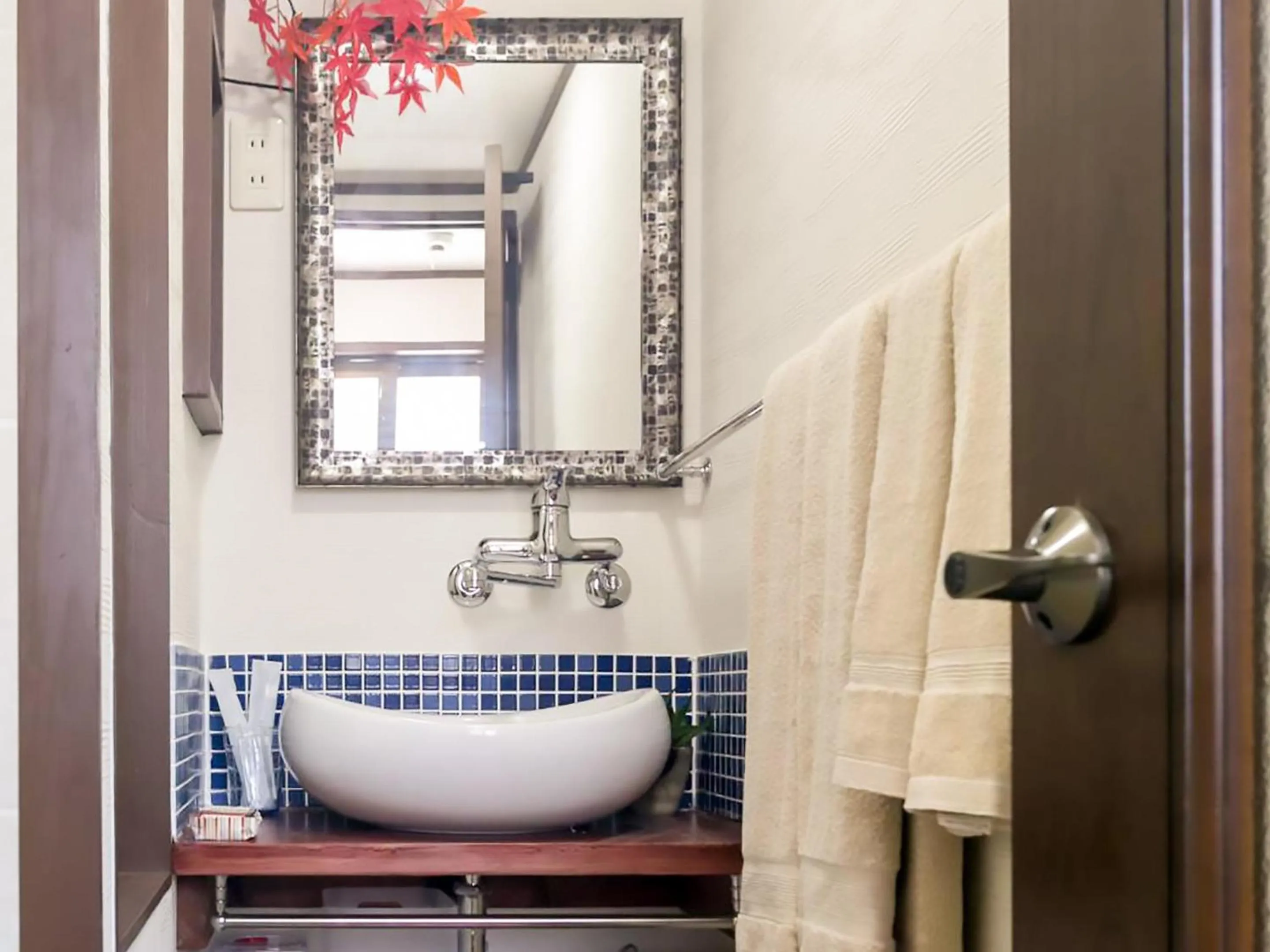 Bathroom in 国際通りと牧志駅まで徒歩5分 庭付き素敵な古民家 わらゆんSO 松武の古民家Traditional house