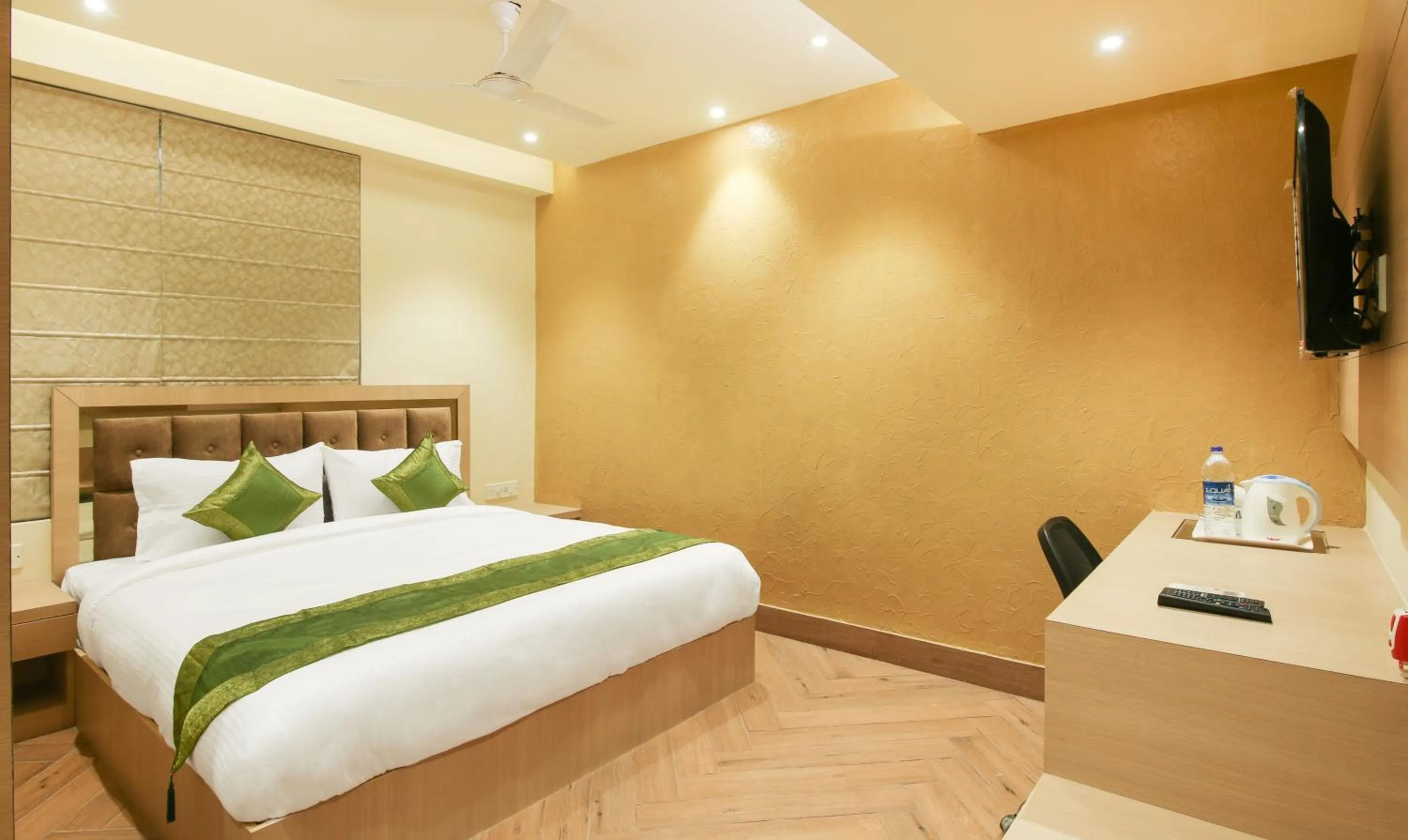 Bedroom, Bed in Treebo Hoops - Airport, VIP Road