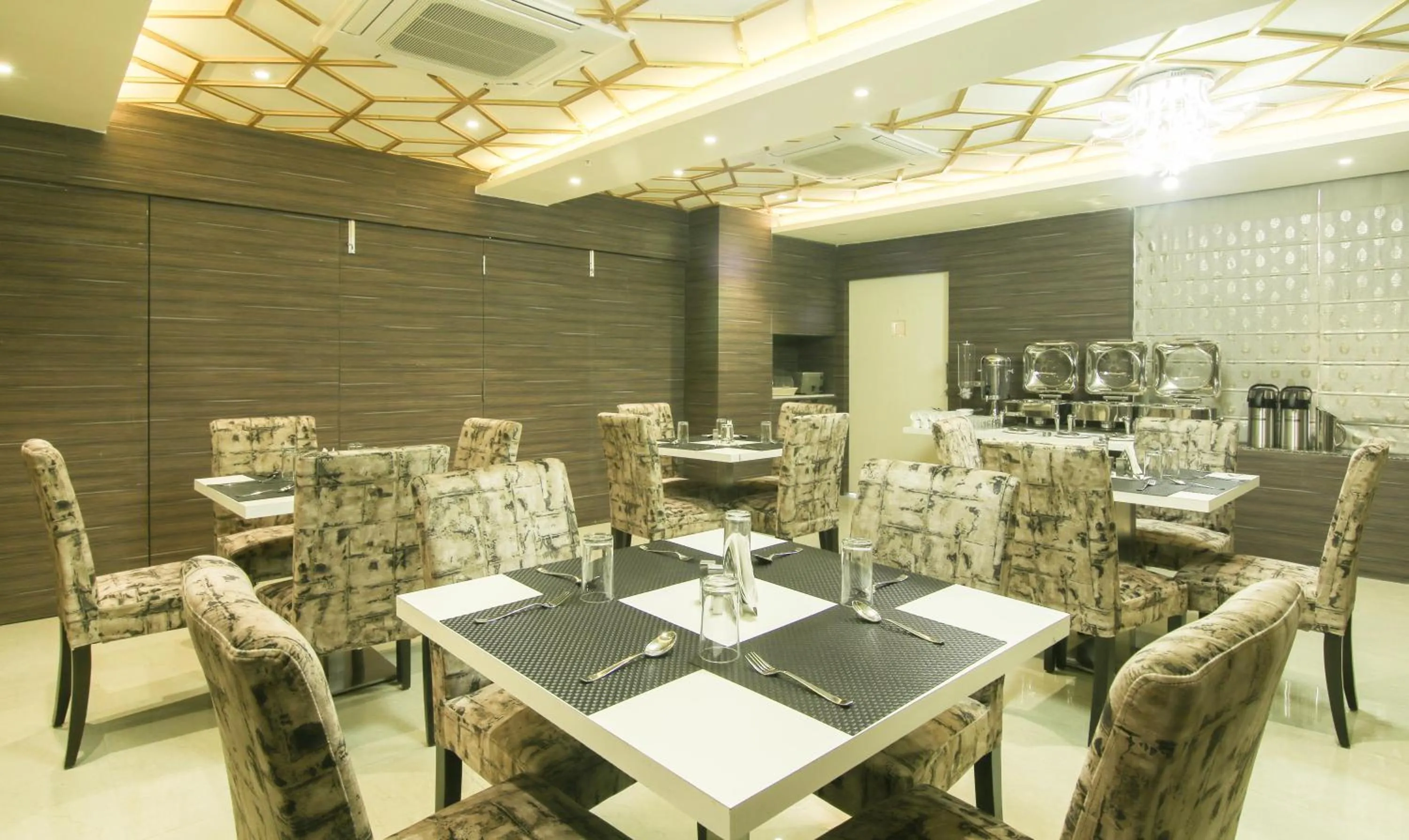 Dining area in Treebo Hoops - Airport, VIP Road