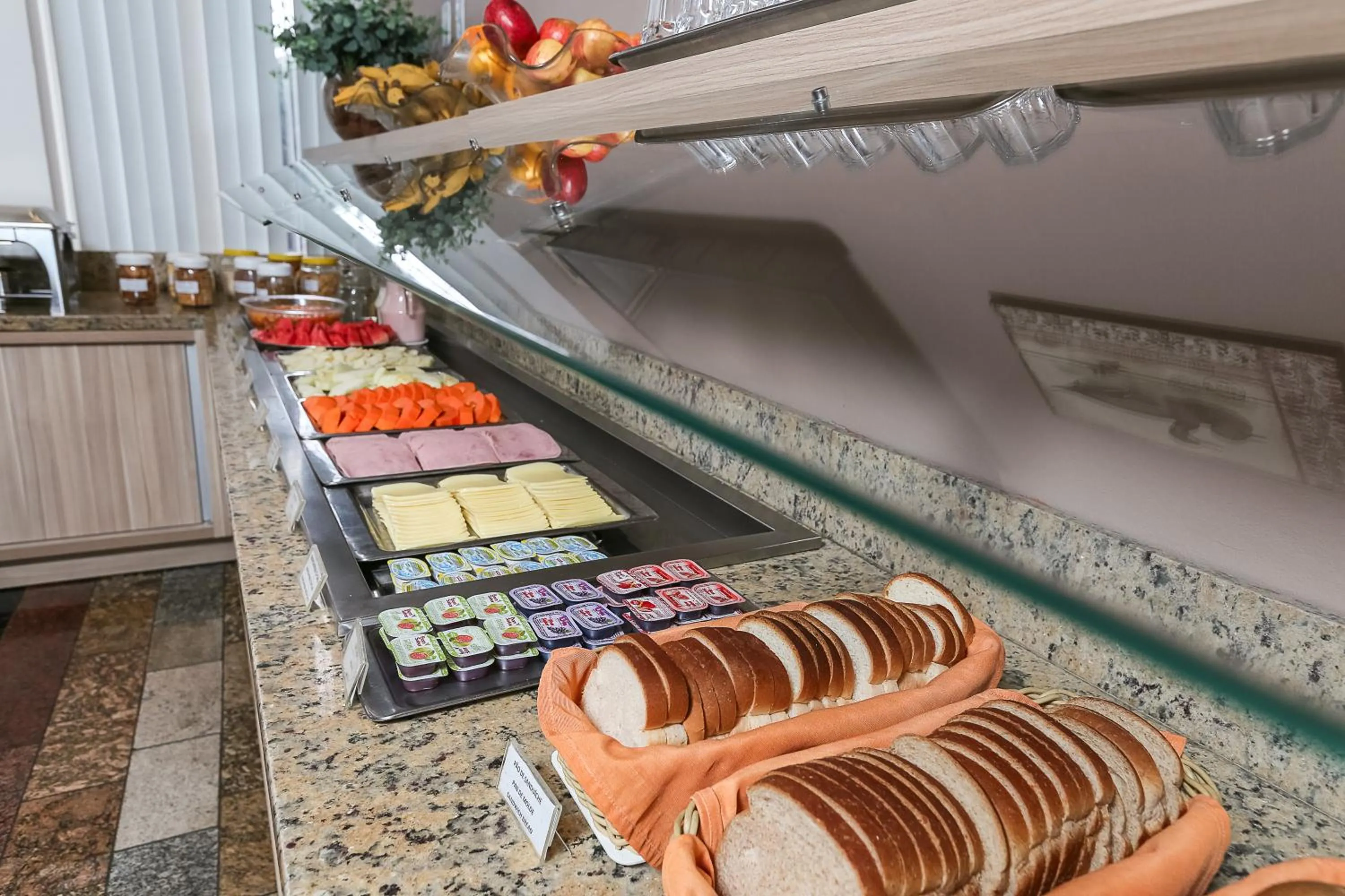 Restaurant/places to eat in Hotel Express Aeroporto