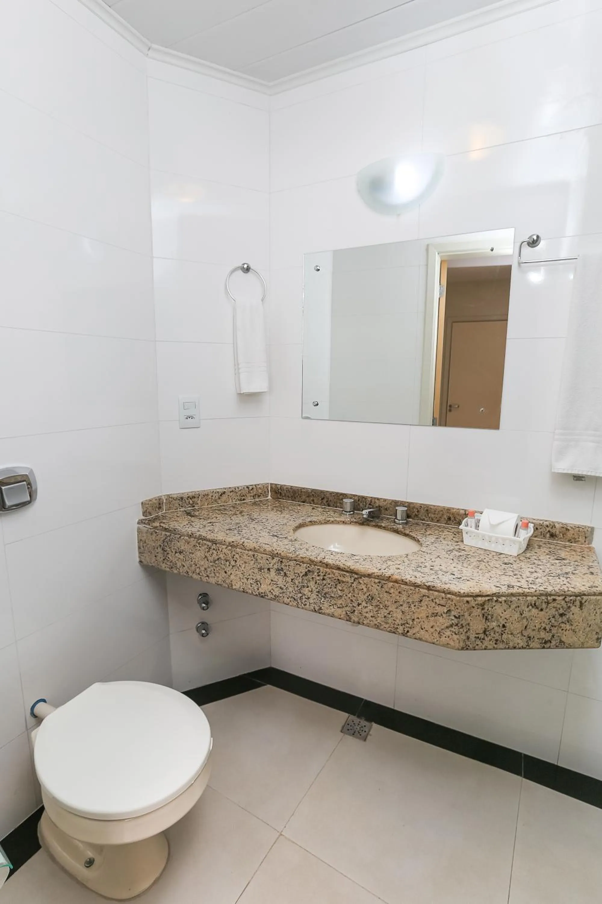 Bathroom in Hotel Express Aeroporto