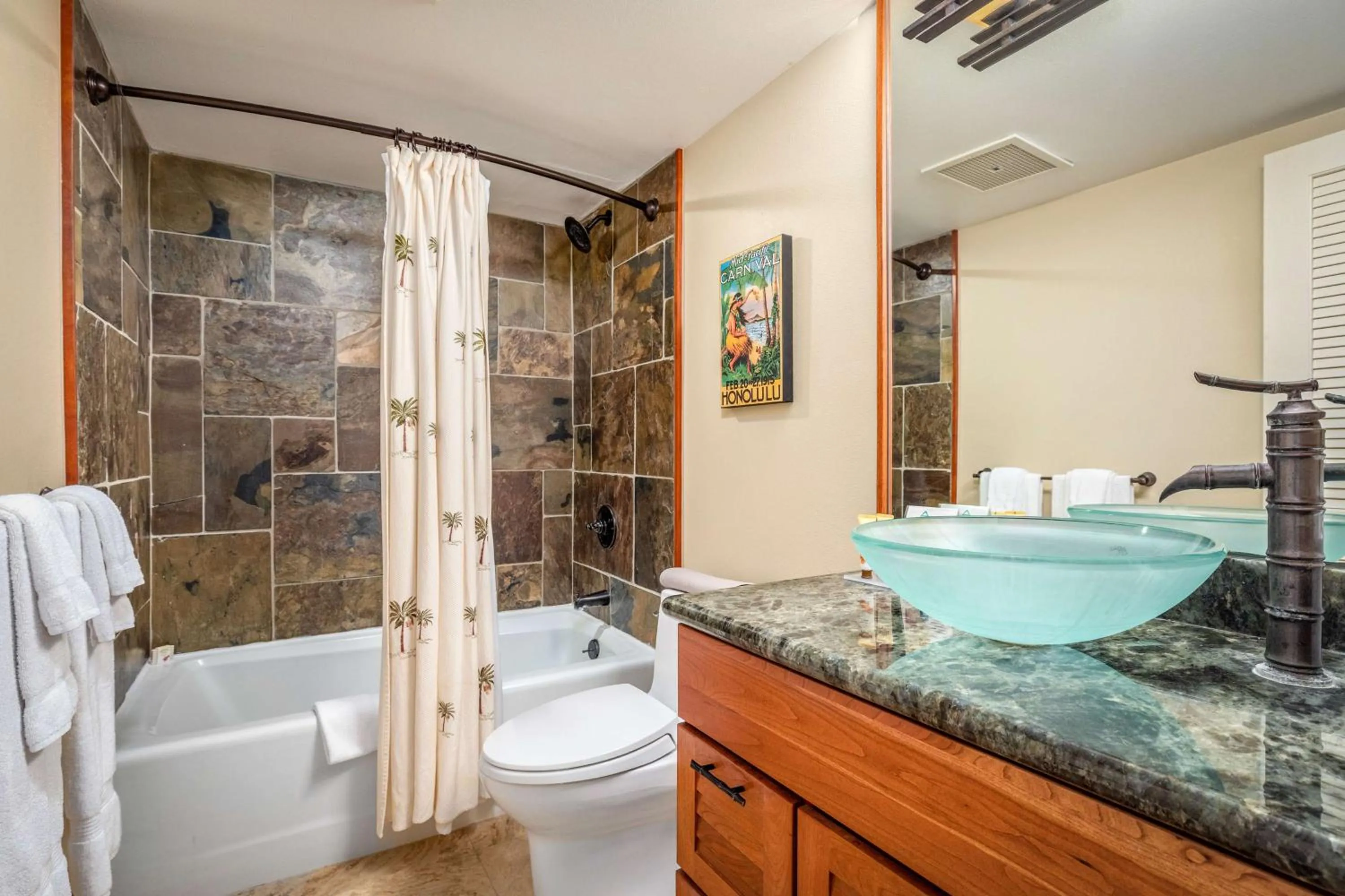 Shower in Aston Kona By The Sea