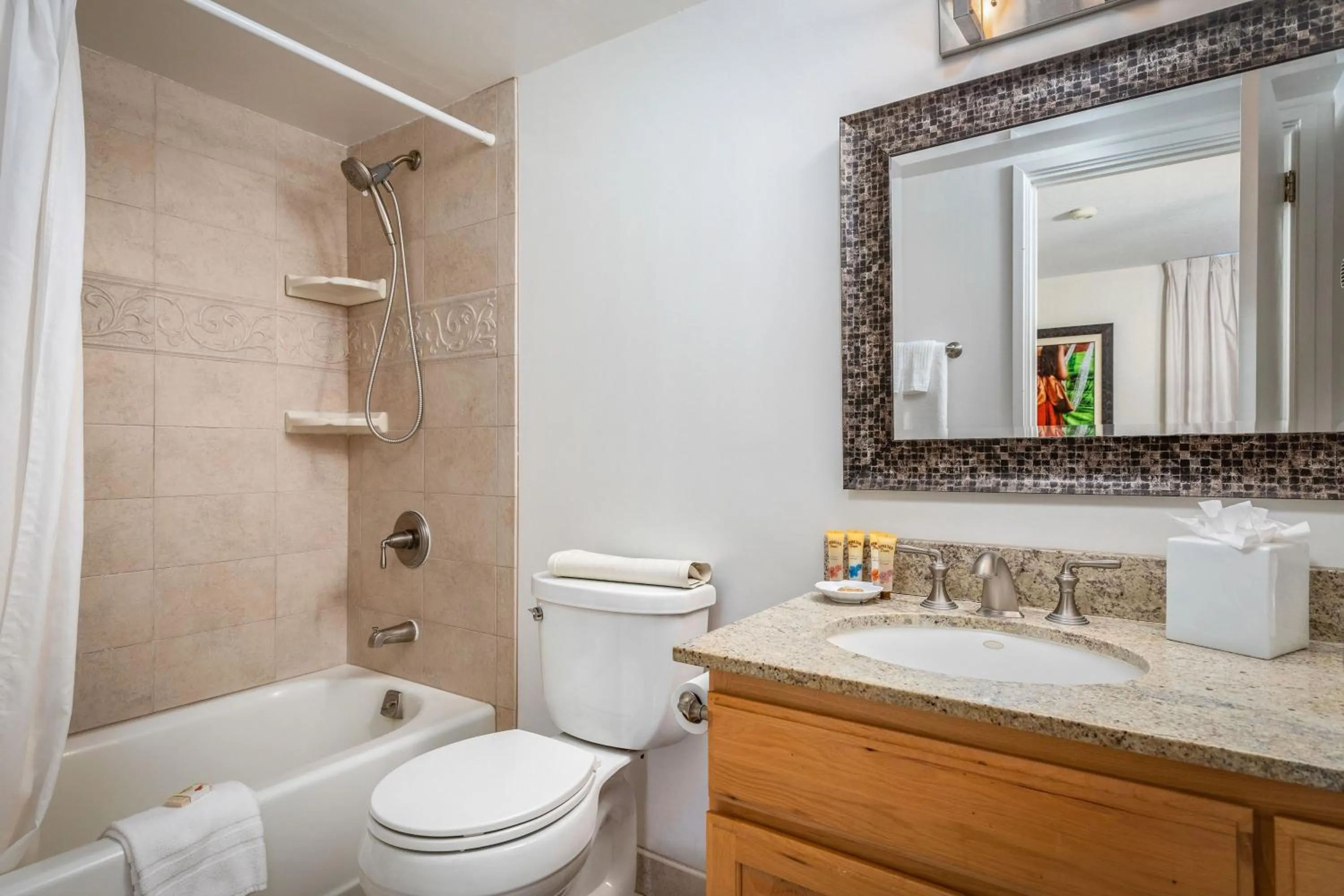 Shower in Aston Kona By The Sea