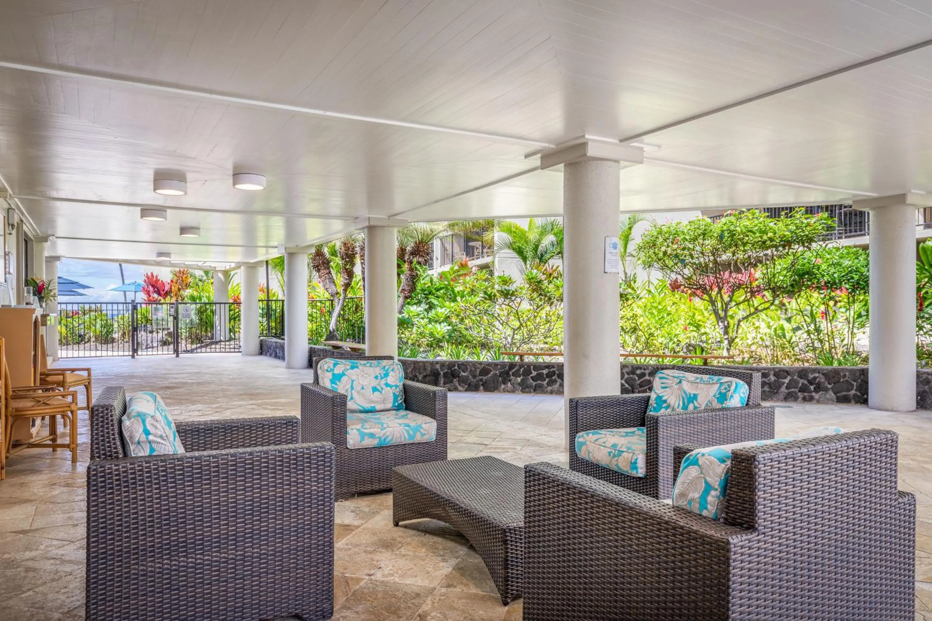 Property building, Bed in Aston Kona By The Sea