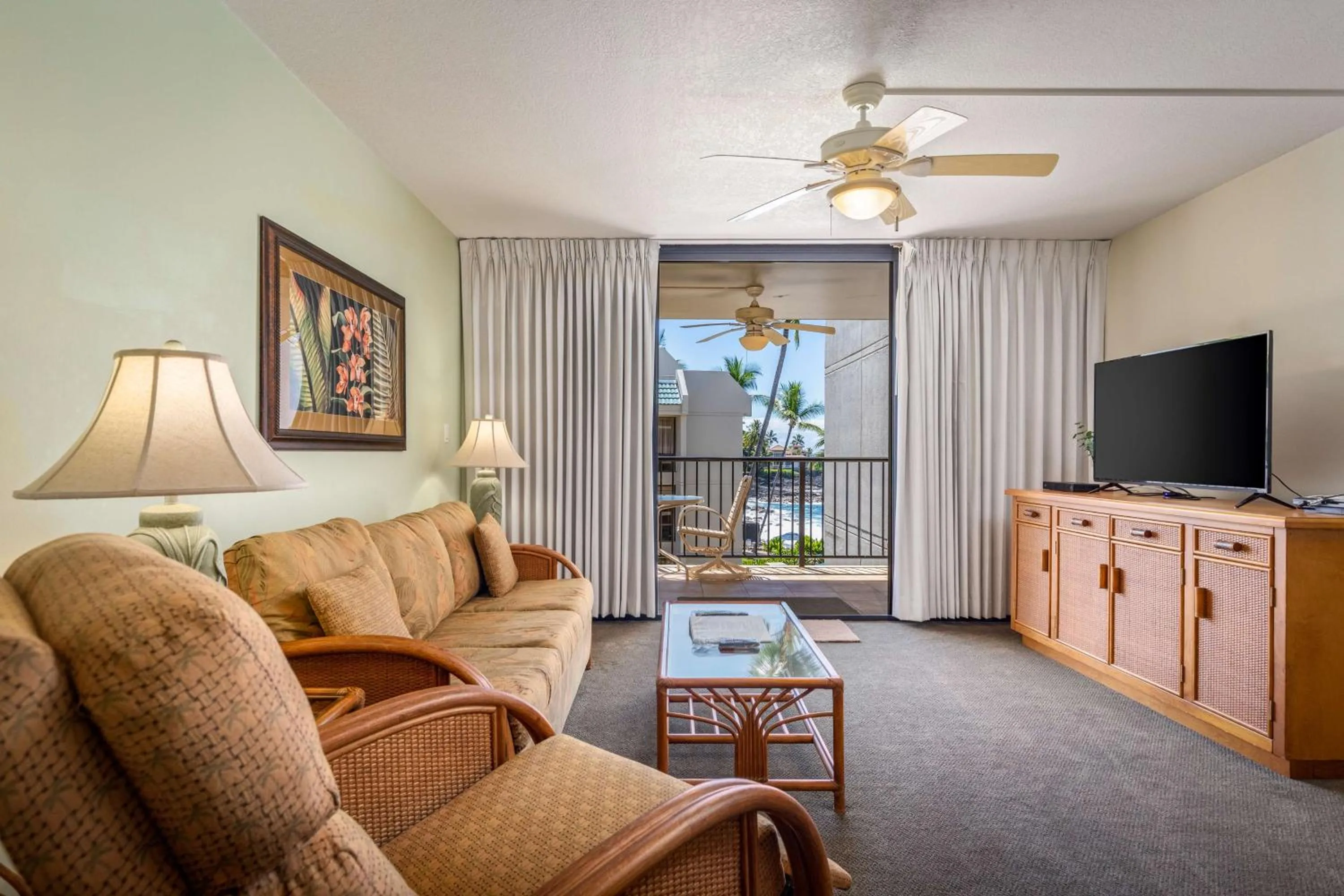 TV and multimedia in Aston Kona By The Sea