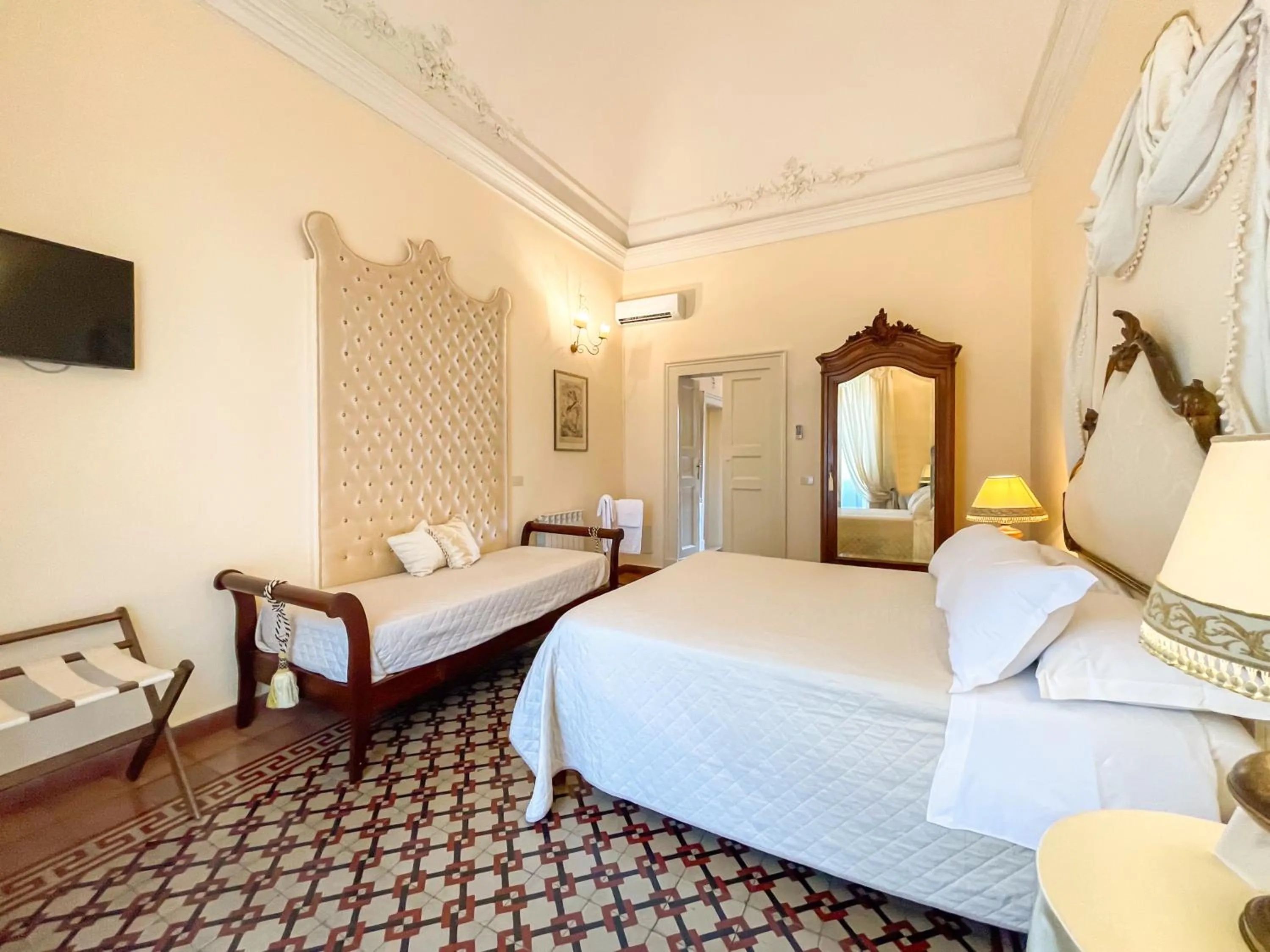 Bedroom, Bed in Francalanza City Rooms