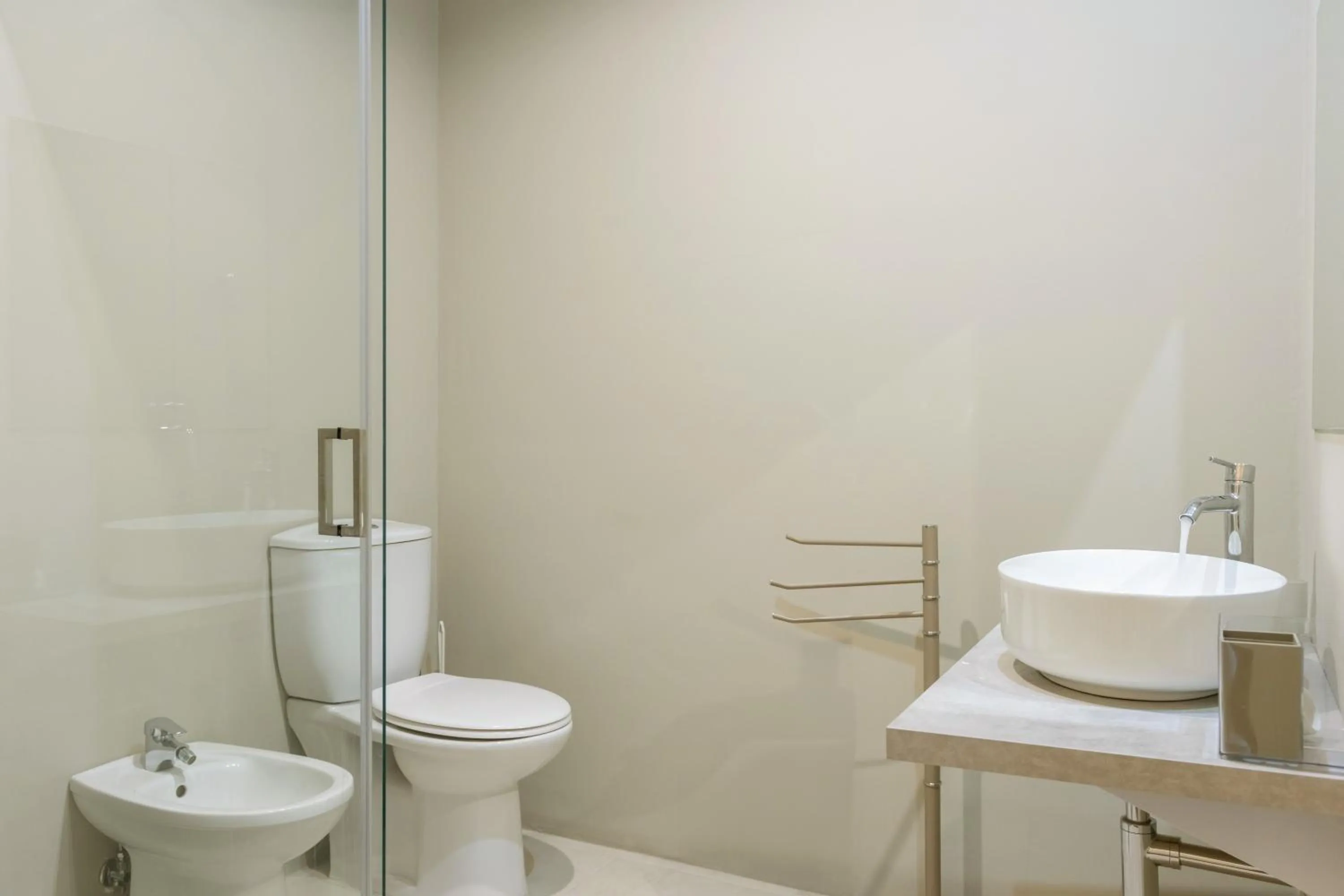 Toilet in Francalanza City Rooms