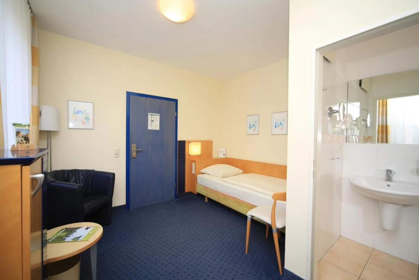 Bathroom, Bed in Landidyll Hotel Klostermühle
