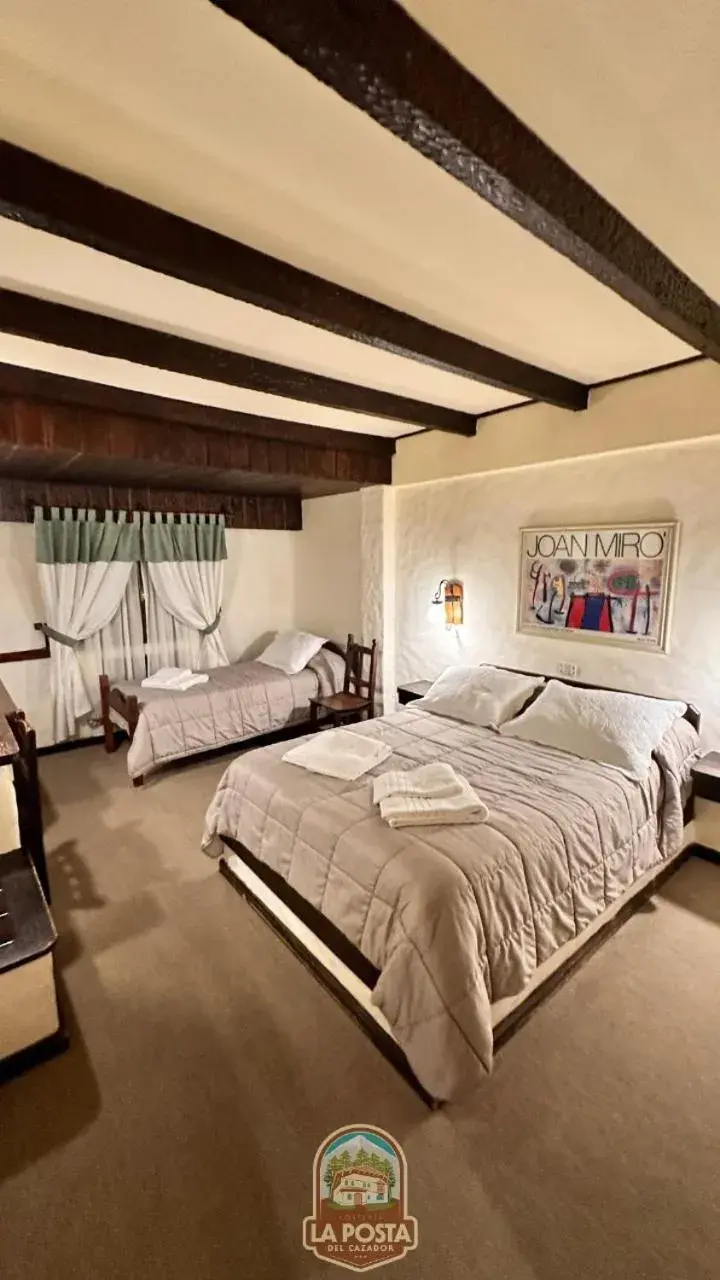 Standard Triple Room in Hostería La Posta Del Cazador Standard Triple Room in Hostería La Posta Del Cazador