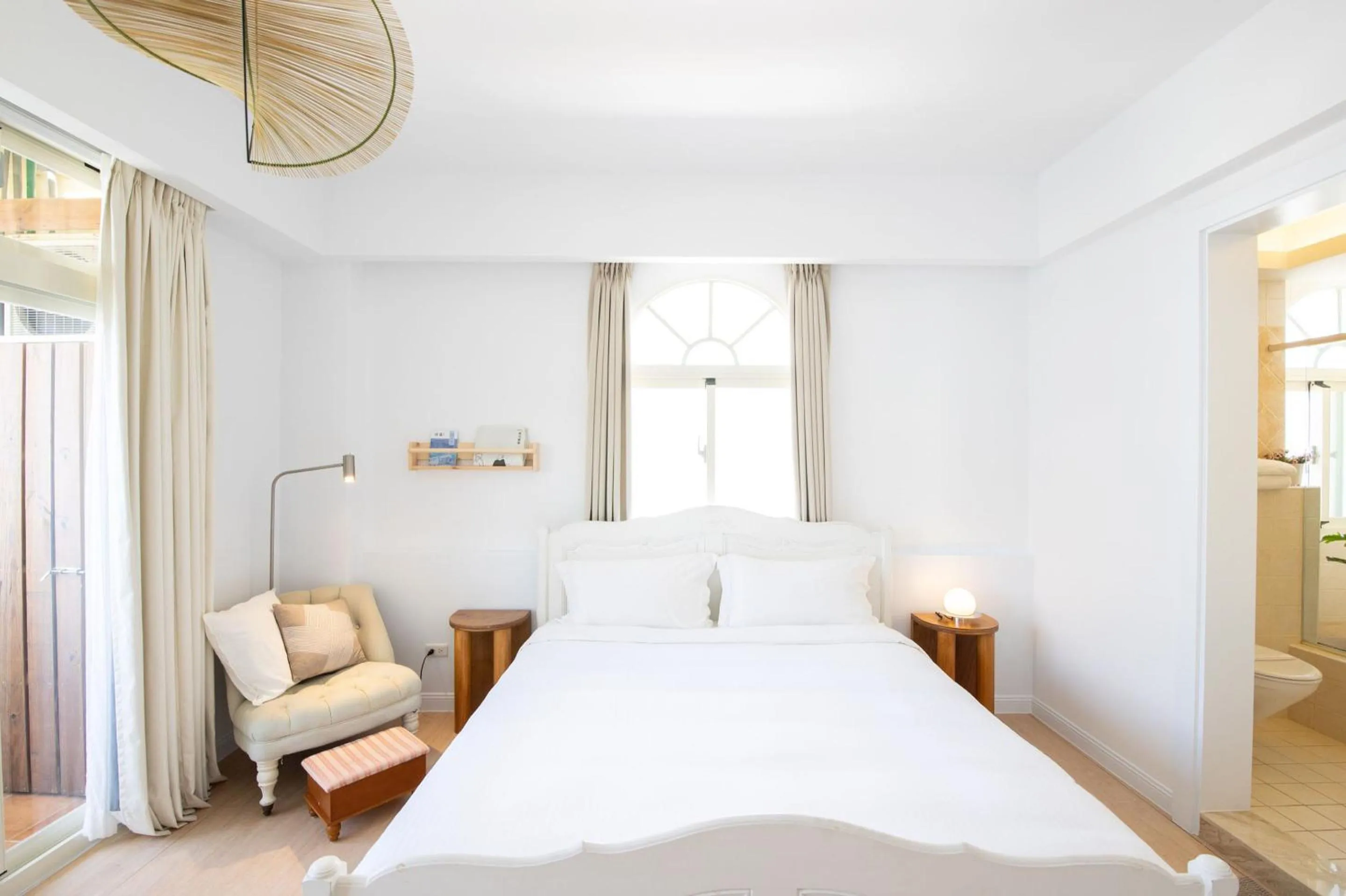 Photo of the whole room, Bed in OwlStay The Salt