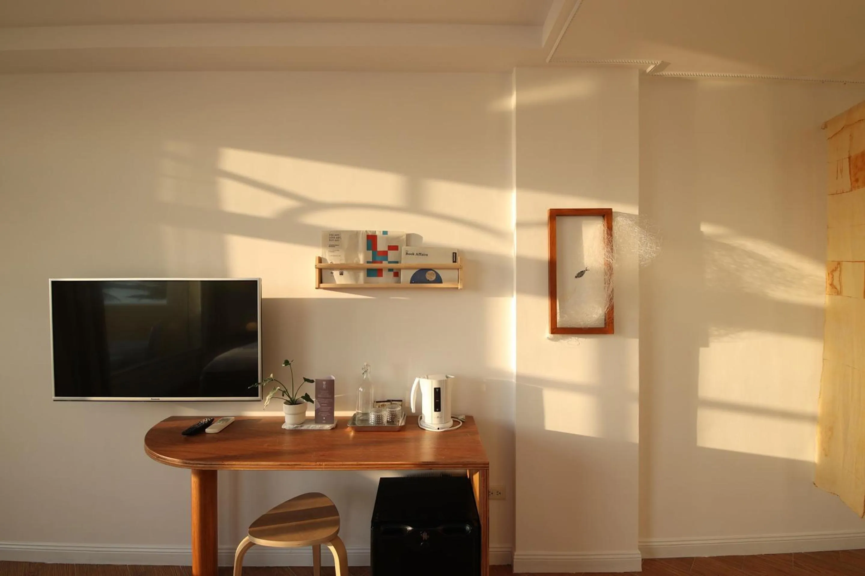 TV and multimedia in OwlStay The Salt