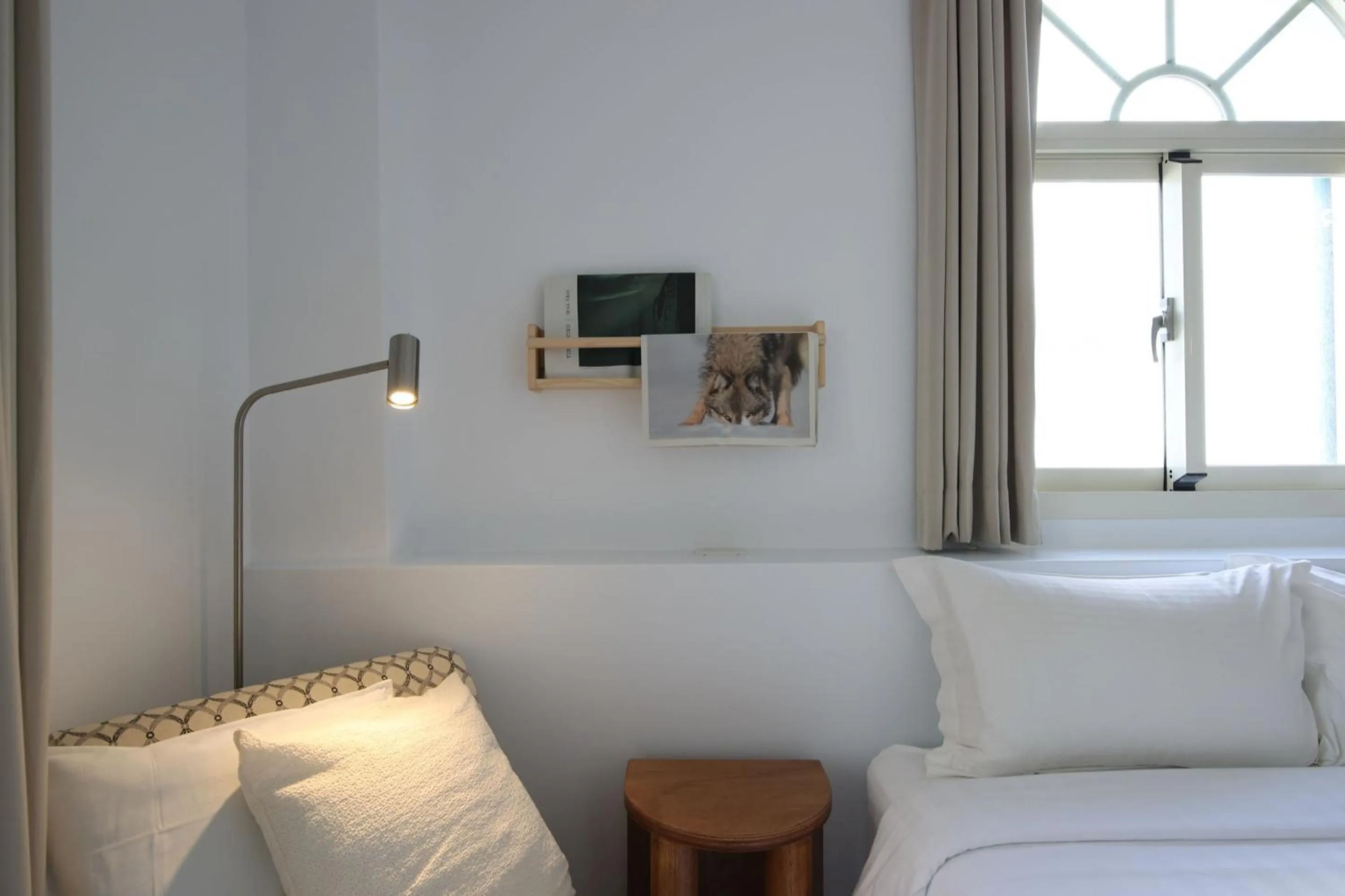 Seating area, Bed in OwlStay The Salt