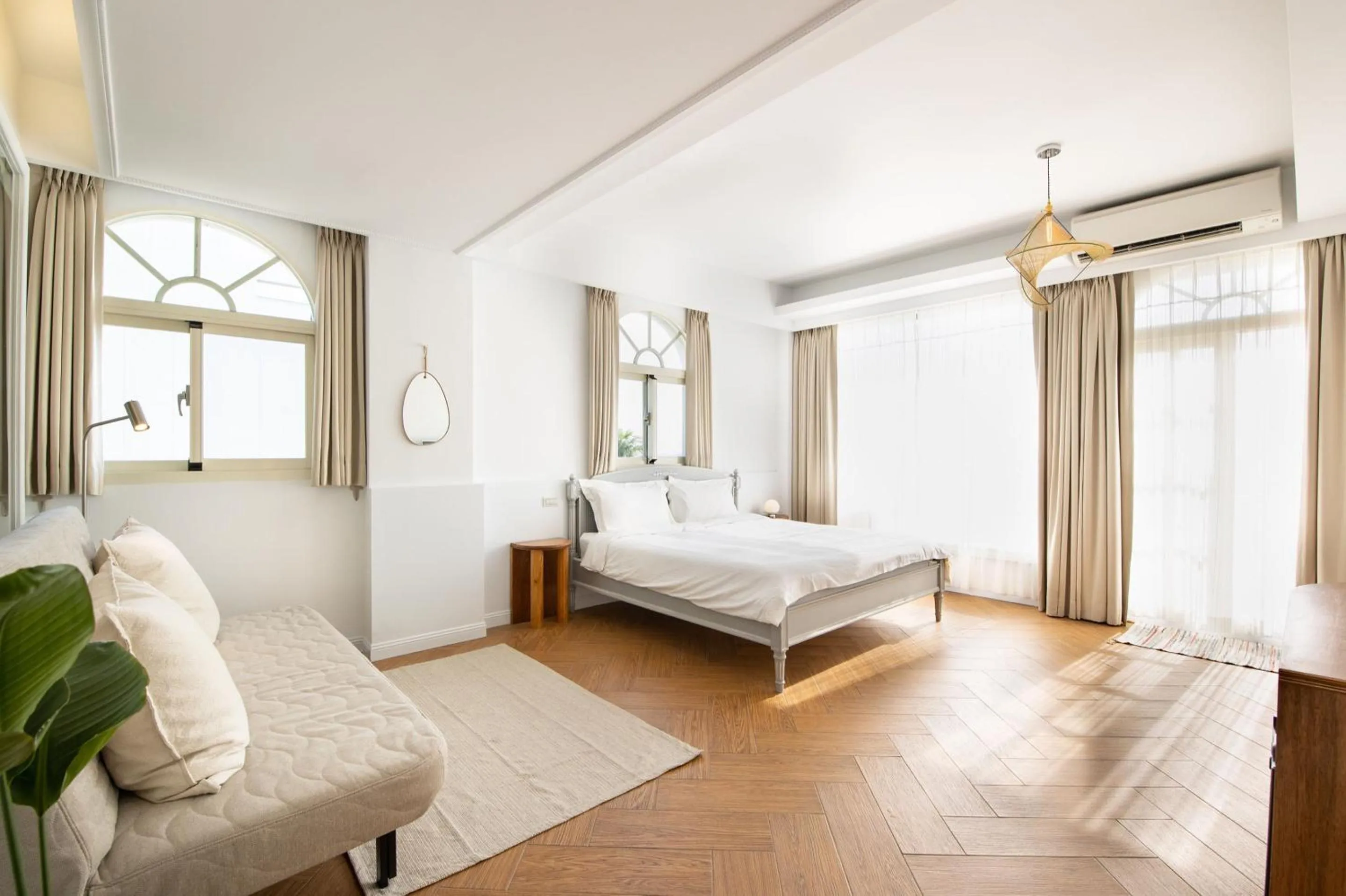 Photo of the whole room, Bed in OwlStay The Salt