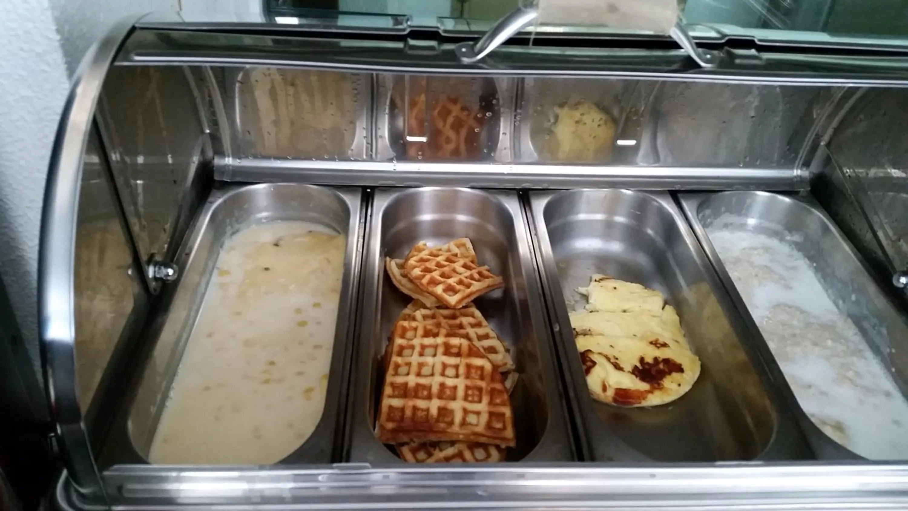 Food in Coqueiros Express Hotel