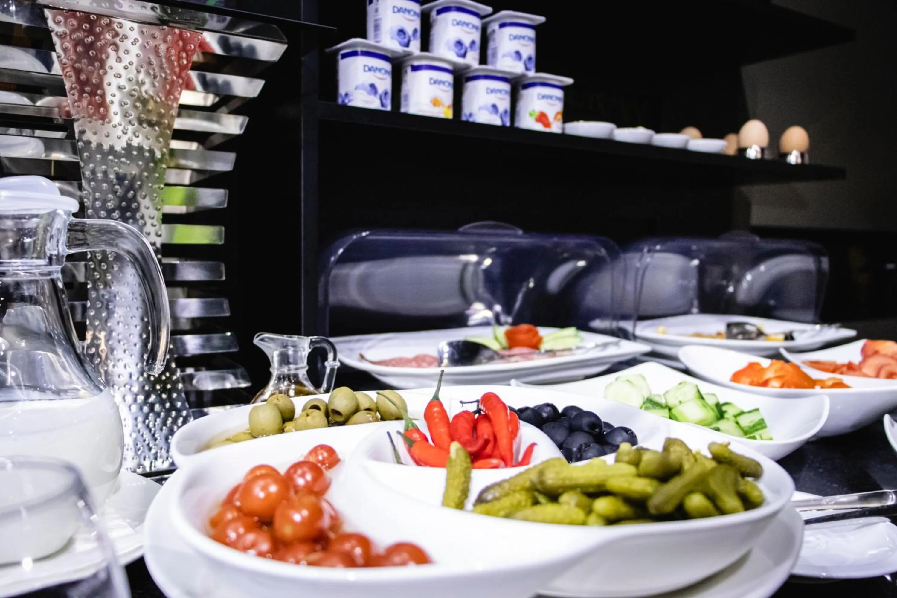 Restaurant/places to eat in Art Hotel Bishkek