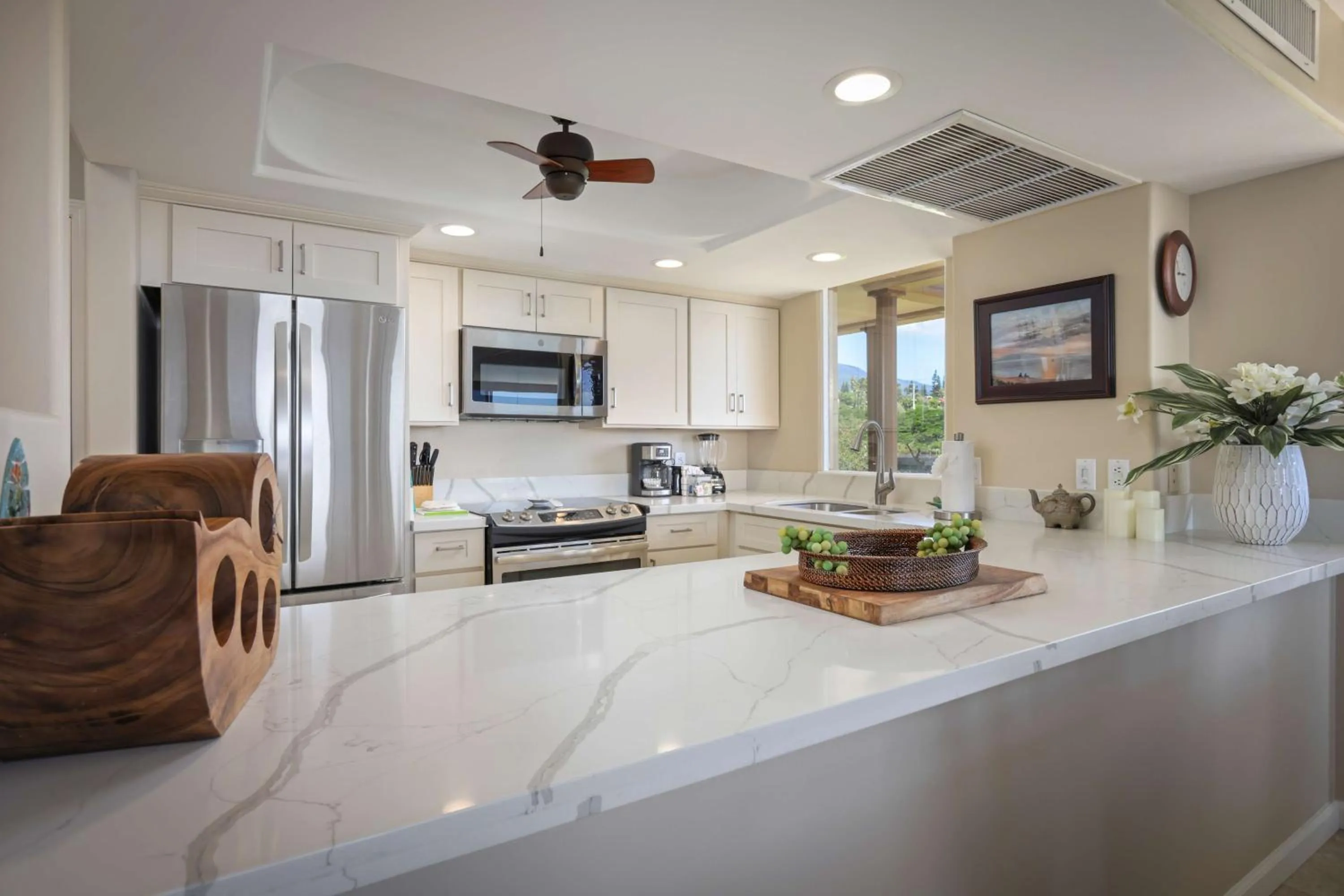 Kitchen or kitchenette in Aston Maui Kaanapali Villas