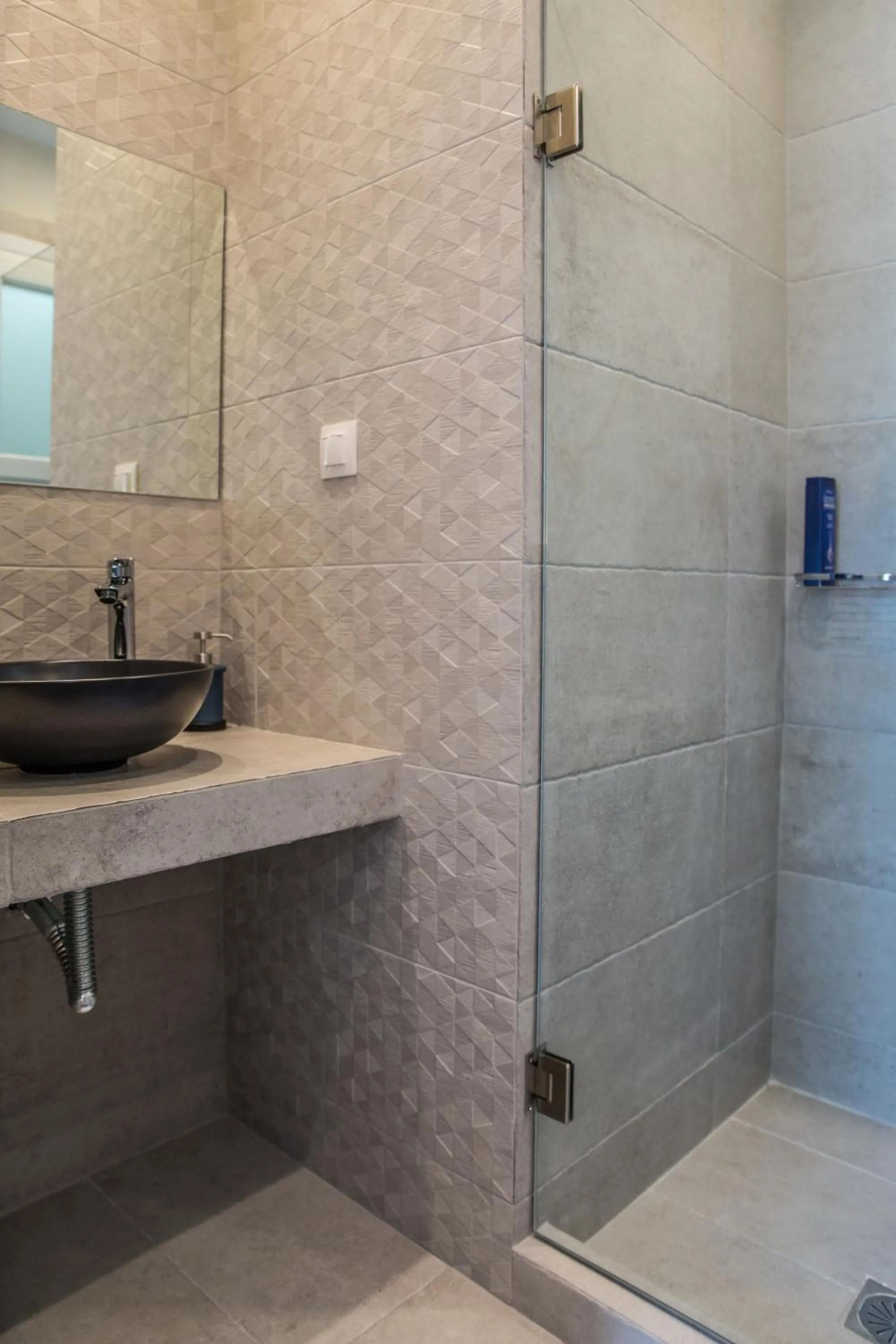 Shower in Athens Life