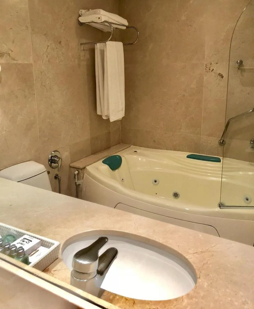 Shower in Hotel Estalagem St. Hubertus