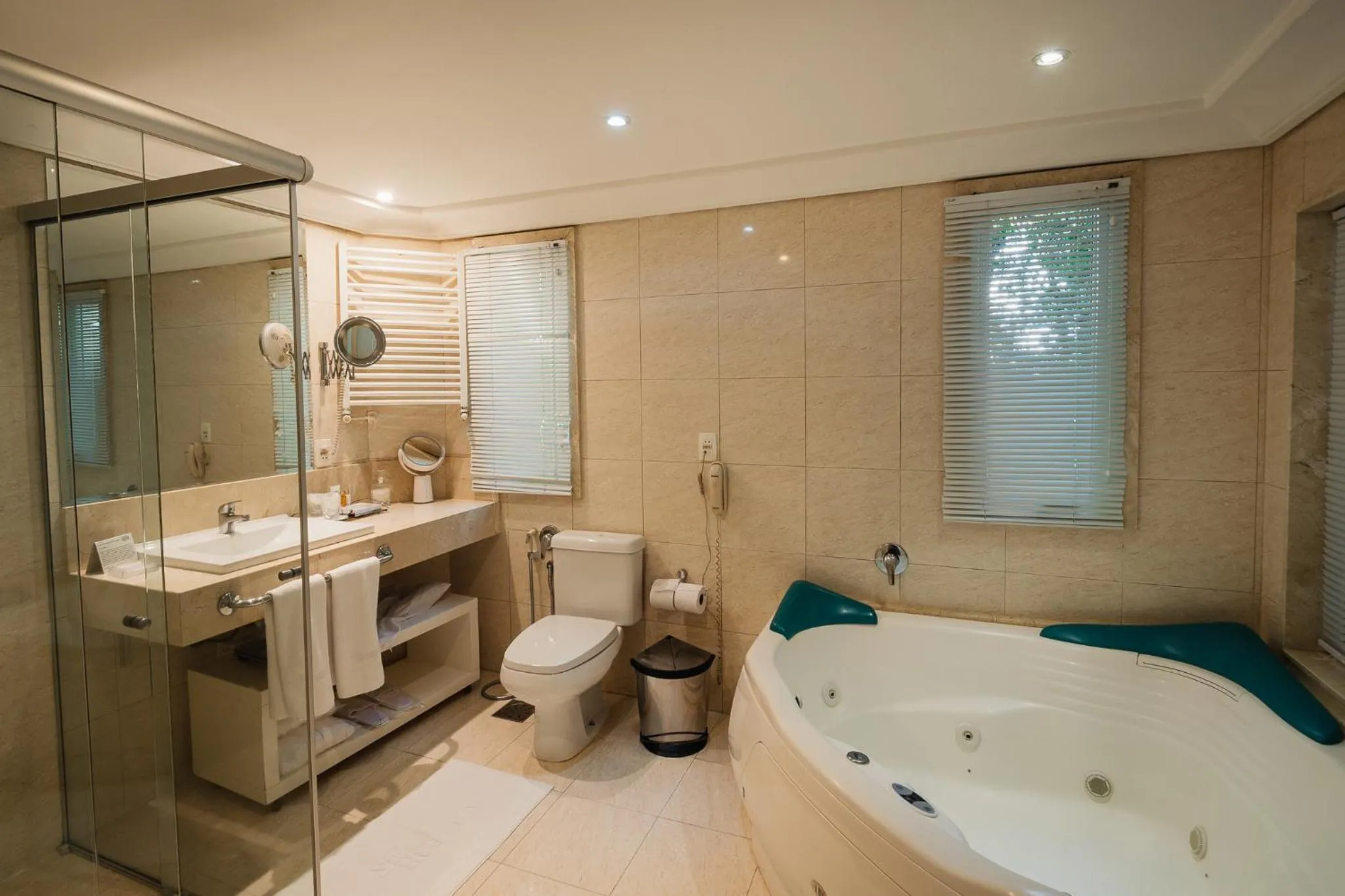 Hot Tub in Hotel Estalagem St. Hubertus