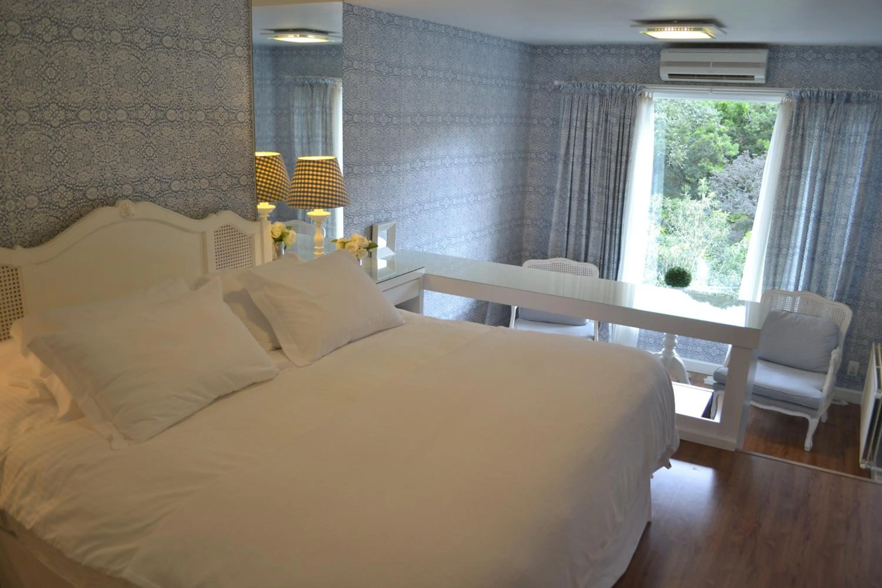 Photo of the whole room, Bed in Hotel Estalagem St. Hubertus