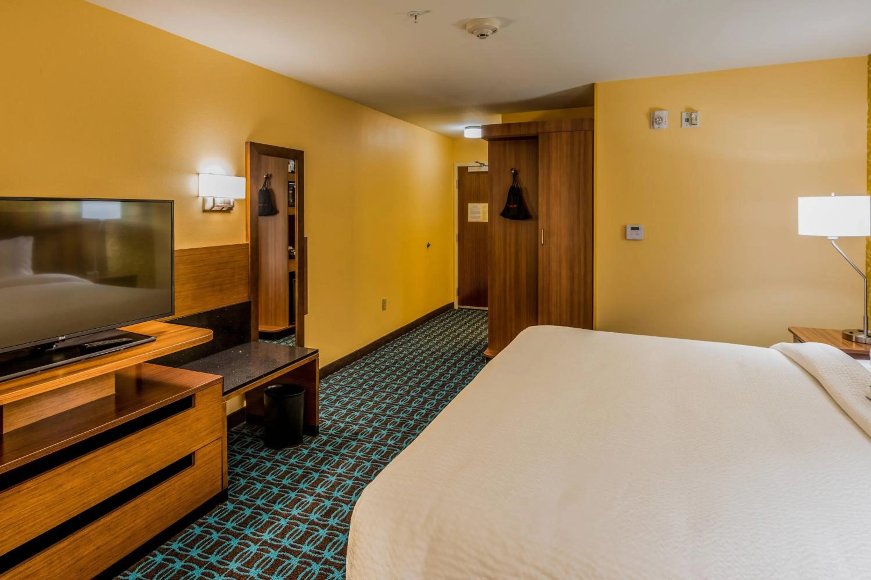 Bedroom, Bed in Fairfield Inn & Suites by Marriott Atlanta Fairburn
