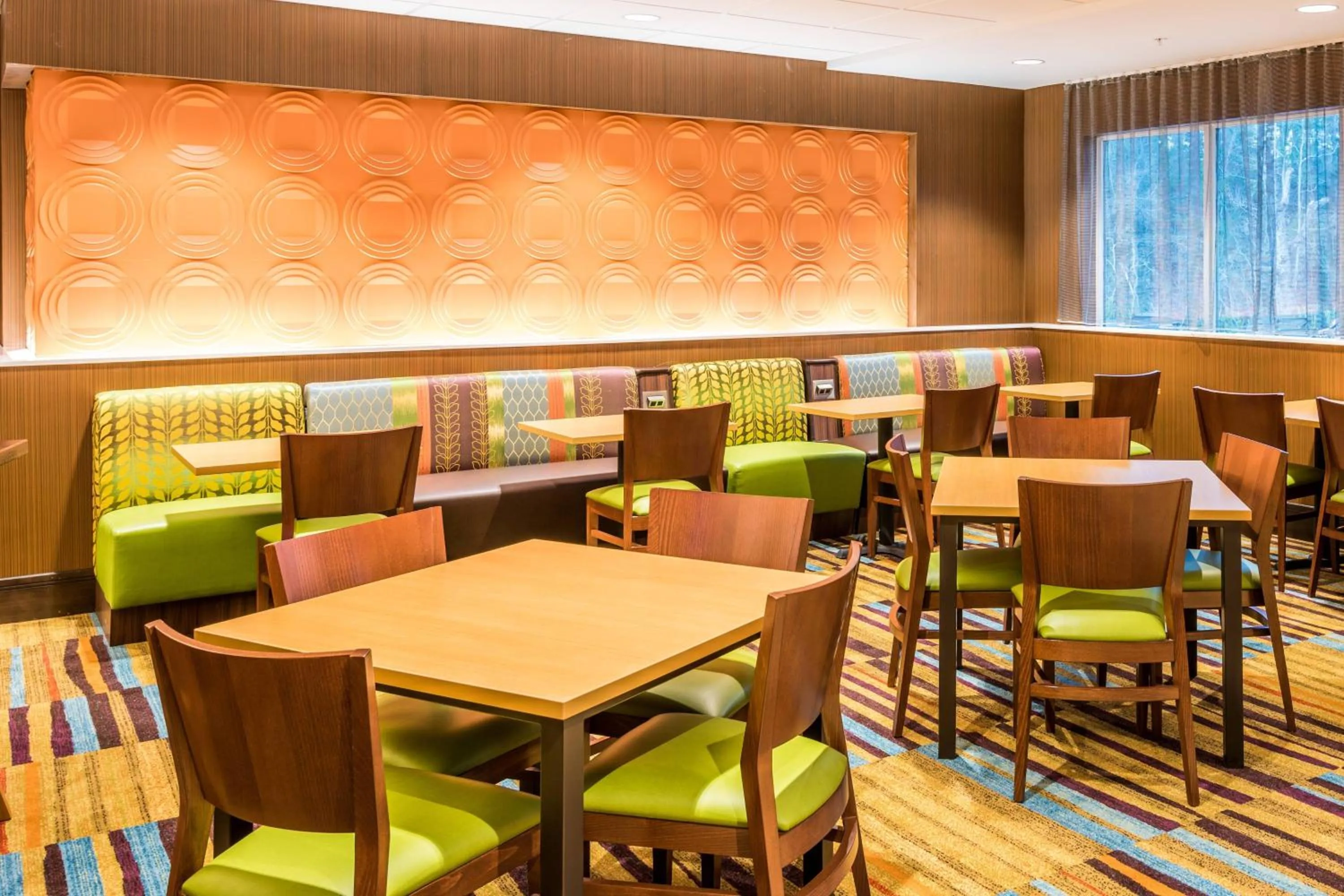 Restaurant/places to eat in Fairfield Inn & Suites by Marriott Atlanta Fairburn