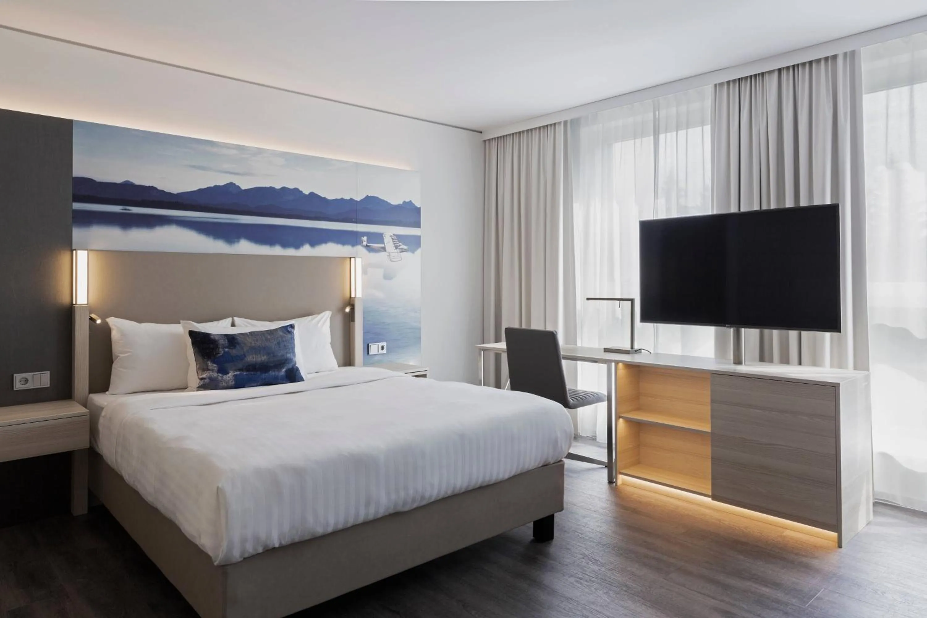 Photo of the whole room, Bed in Courtyard by Marriott Oberpfaffenhofen Munich South