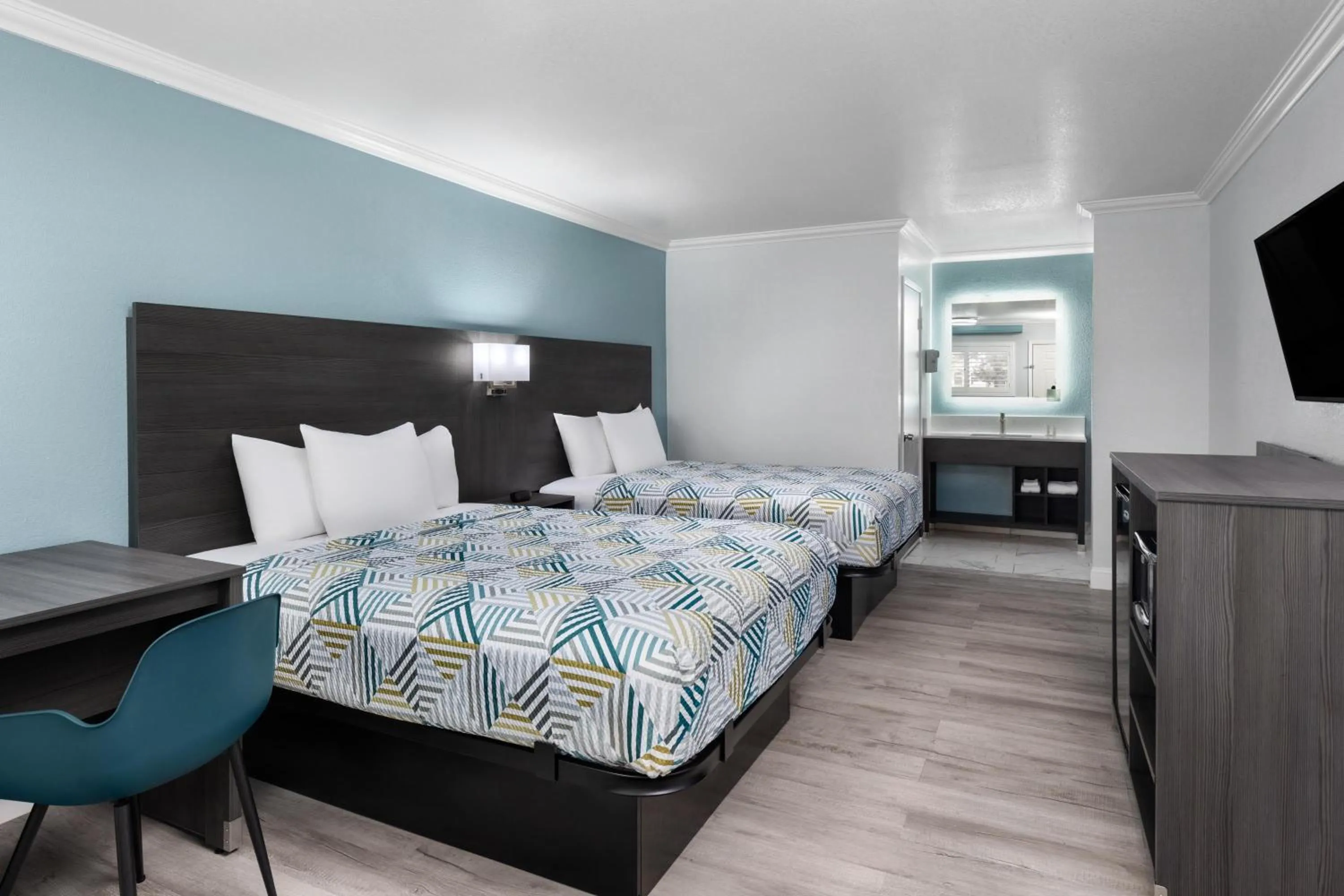 Bedroom, Bed in Red Lion Inn & Suites Lemoore