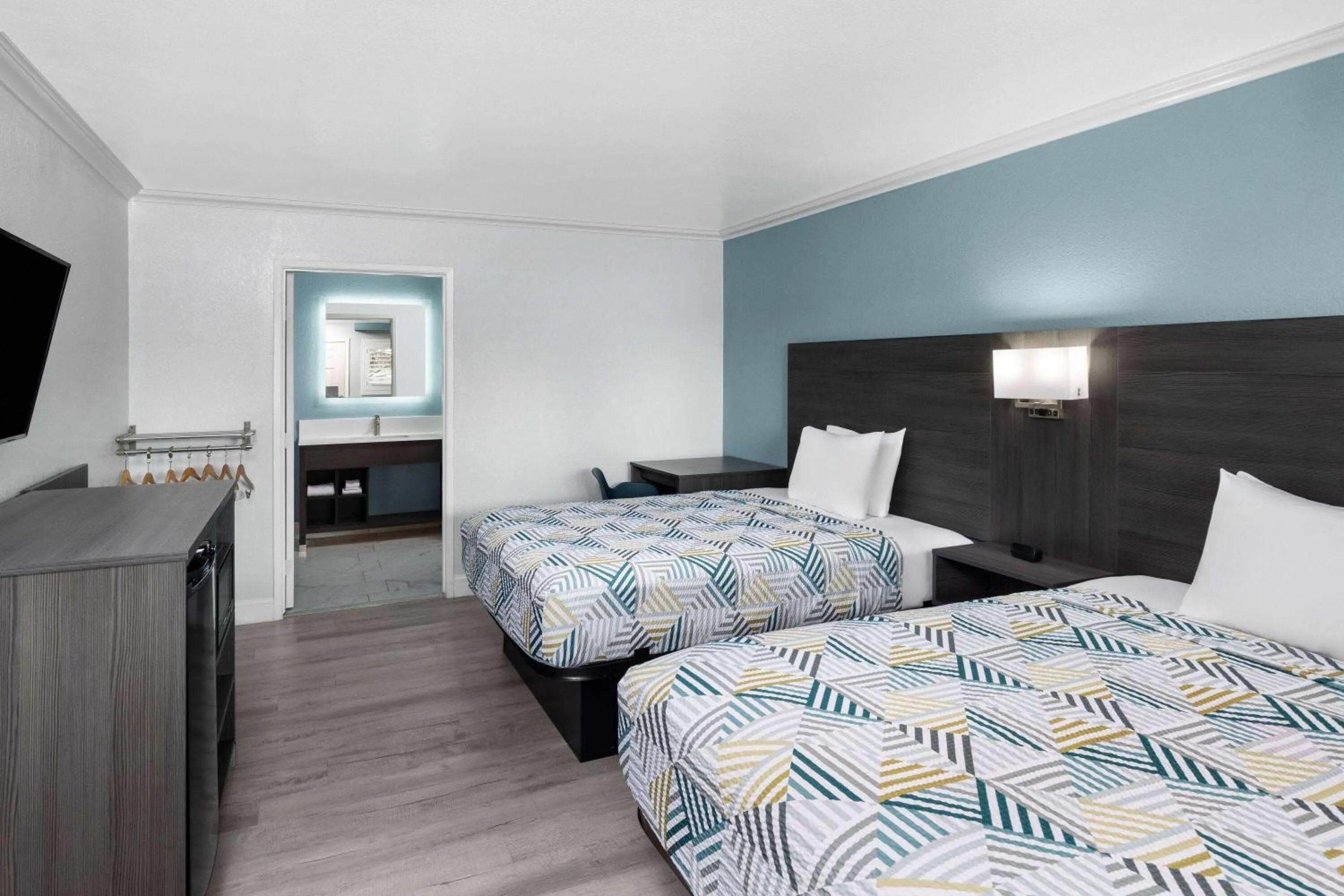 Photo of the whole room, Bed in Travelodge by Wyndham Lemoore Near Naval Air Station