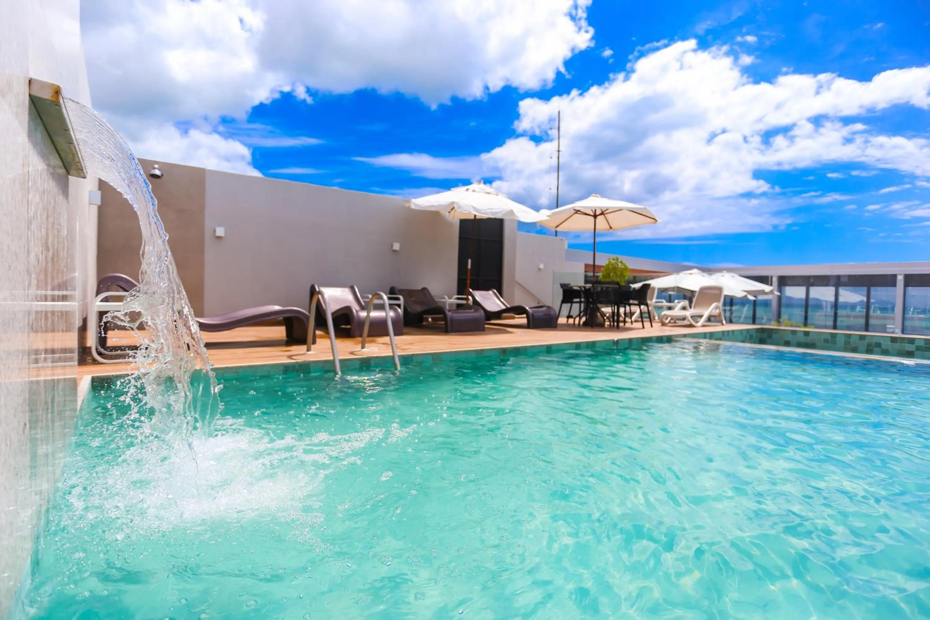 Swimming pool in Pajuçara Praia Hotel
