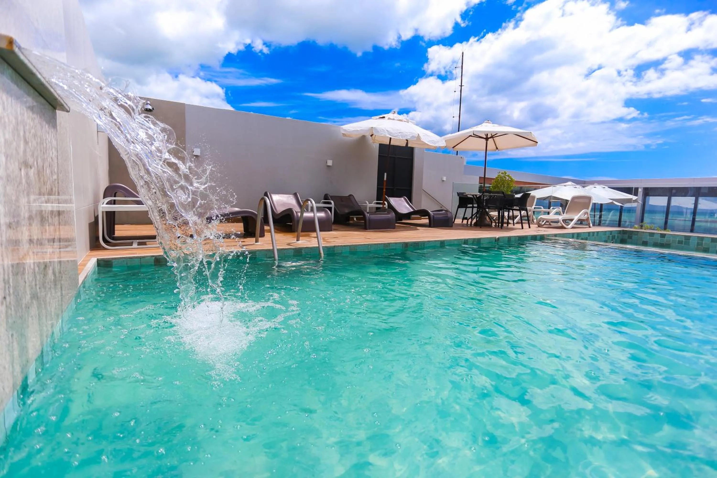 Swimming pool in Pajuçara Praia Hotel