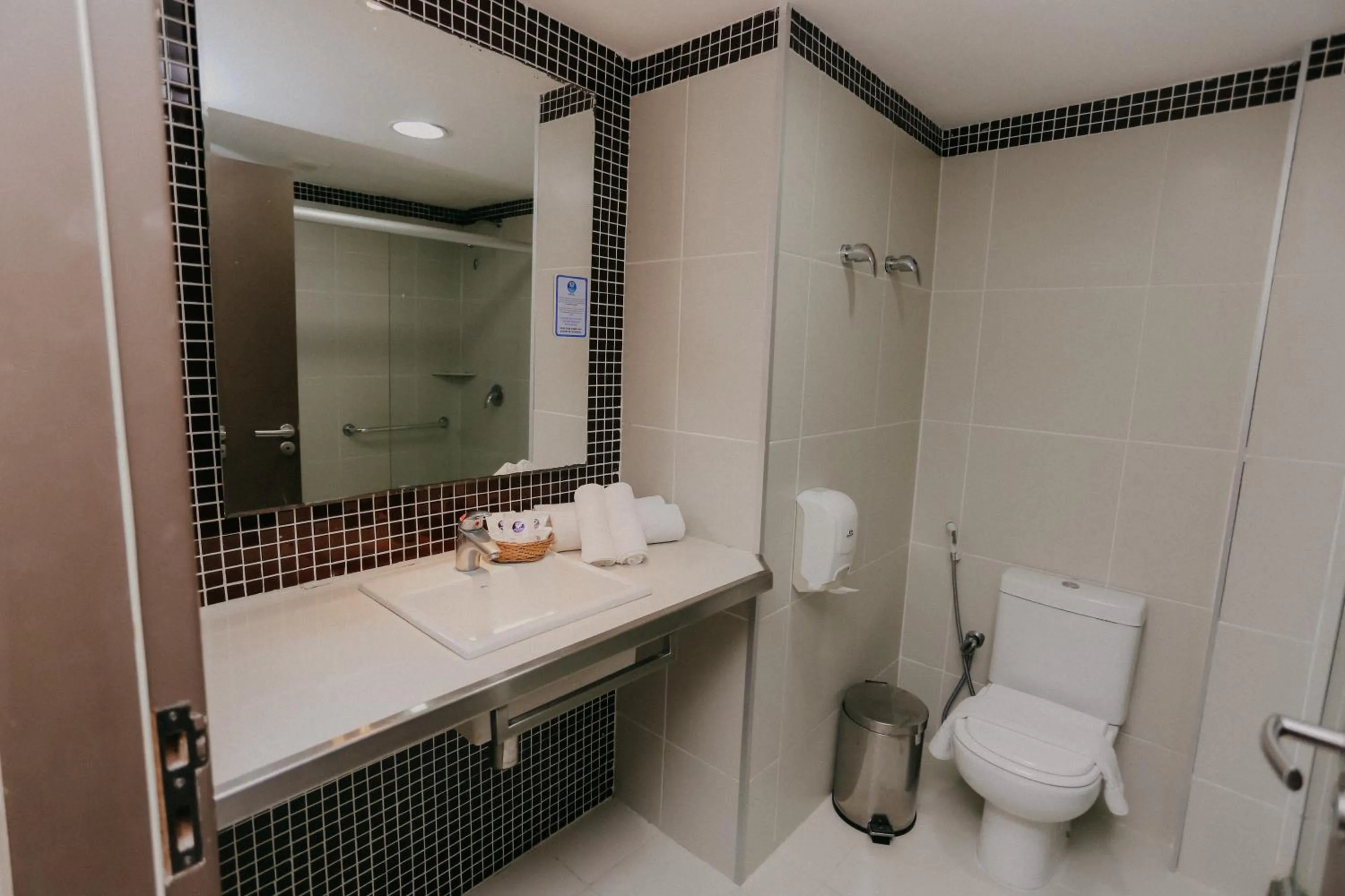 Bathroom in Pajuçara Praia Hotel