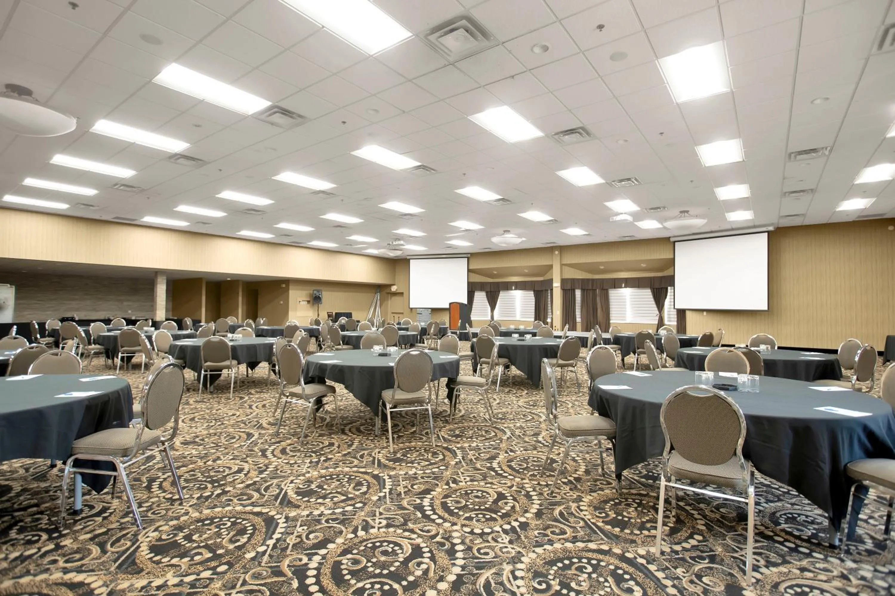 Banquet/Function facilities in Superior Inn Hotel and Conference Centre Thunder Bay