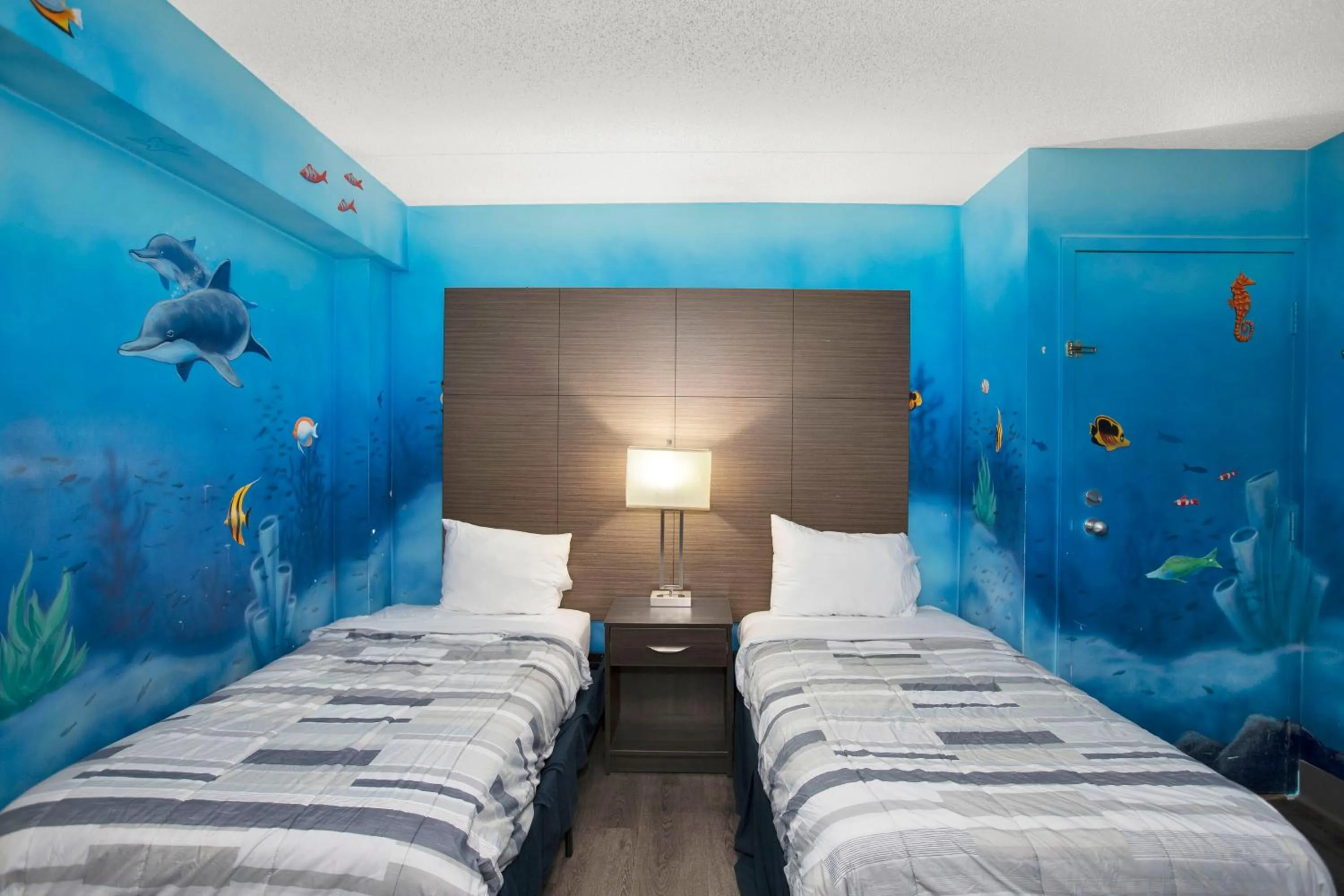 Bed in Superior Inn Hotel and Conference Centre Thunder Bay