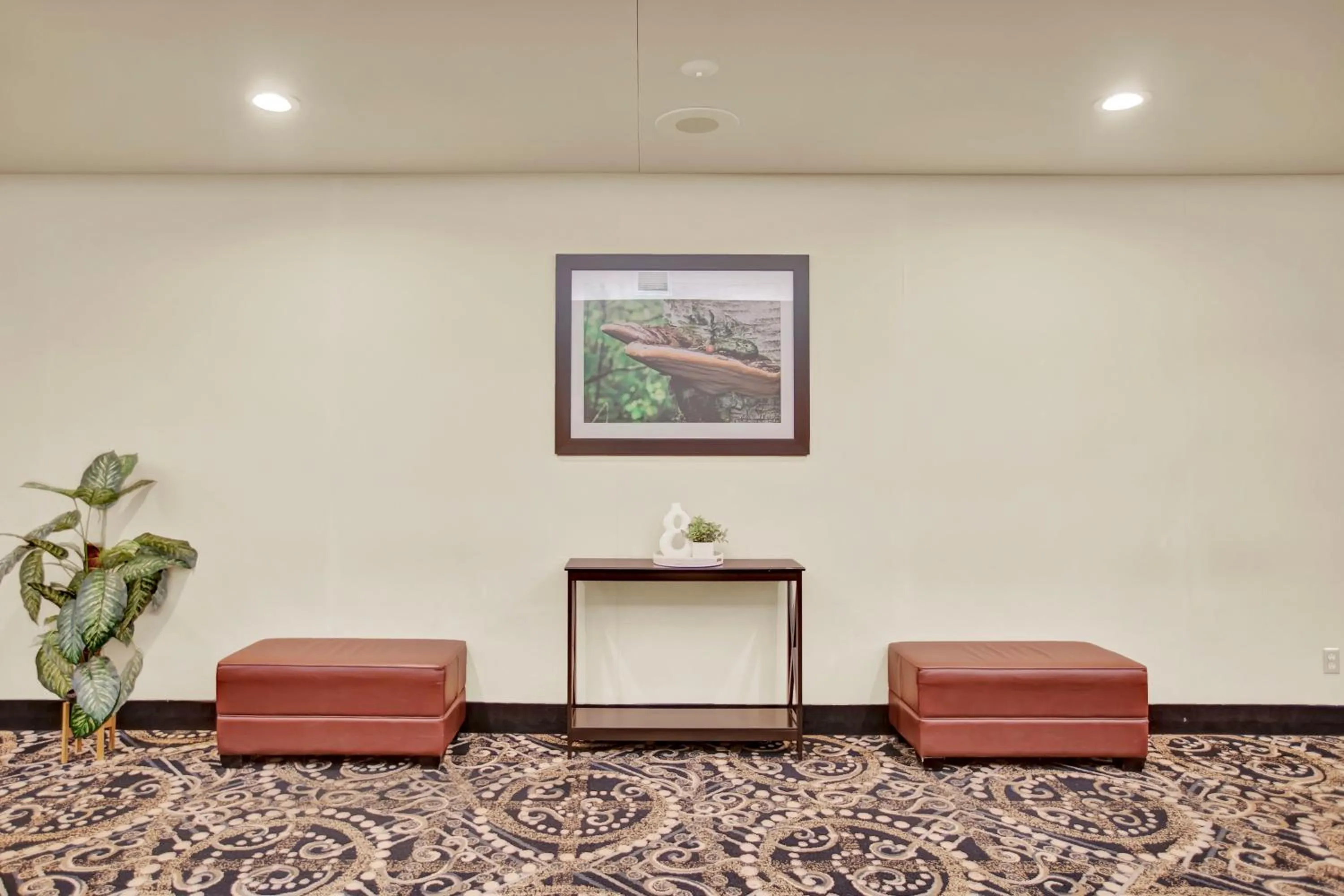 Seating area in Superior Inn Hotel and Conference Centre Thunder Bay